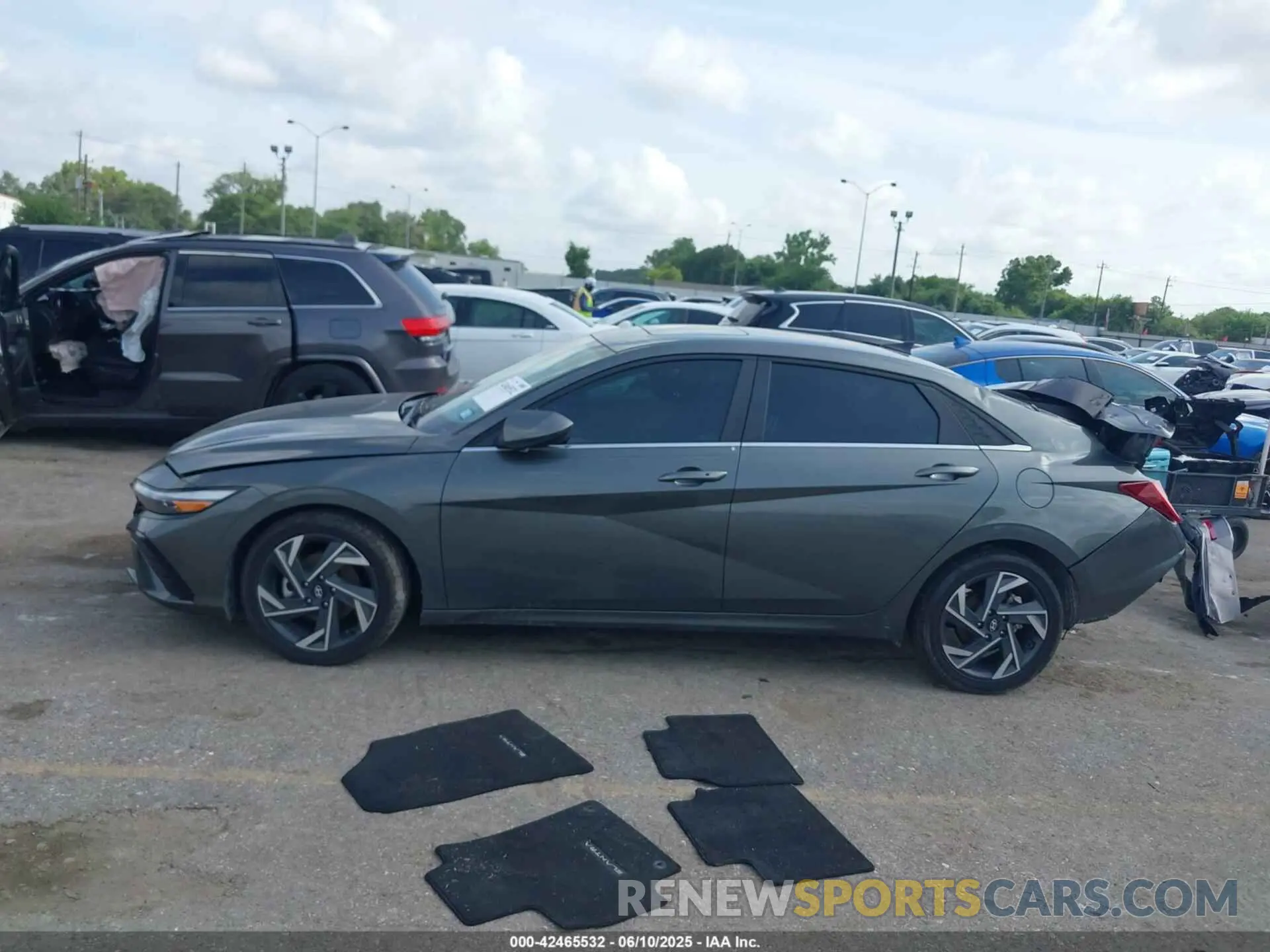 14 Photograph of a damaged car KMHLS4DG5SU900664 HYUNDAI ELANTRA 2025