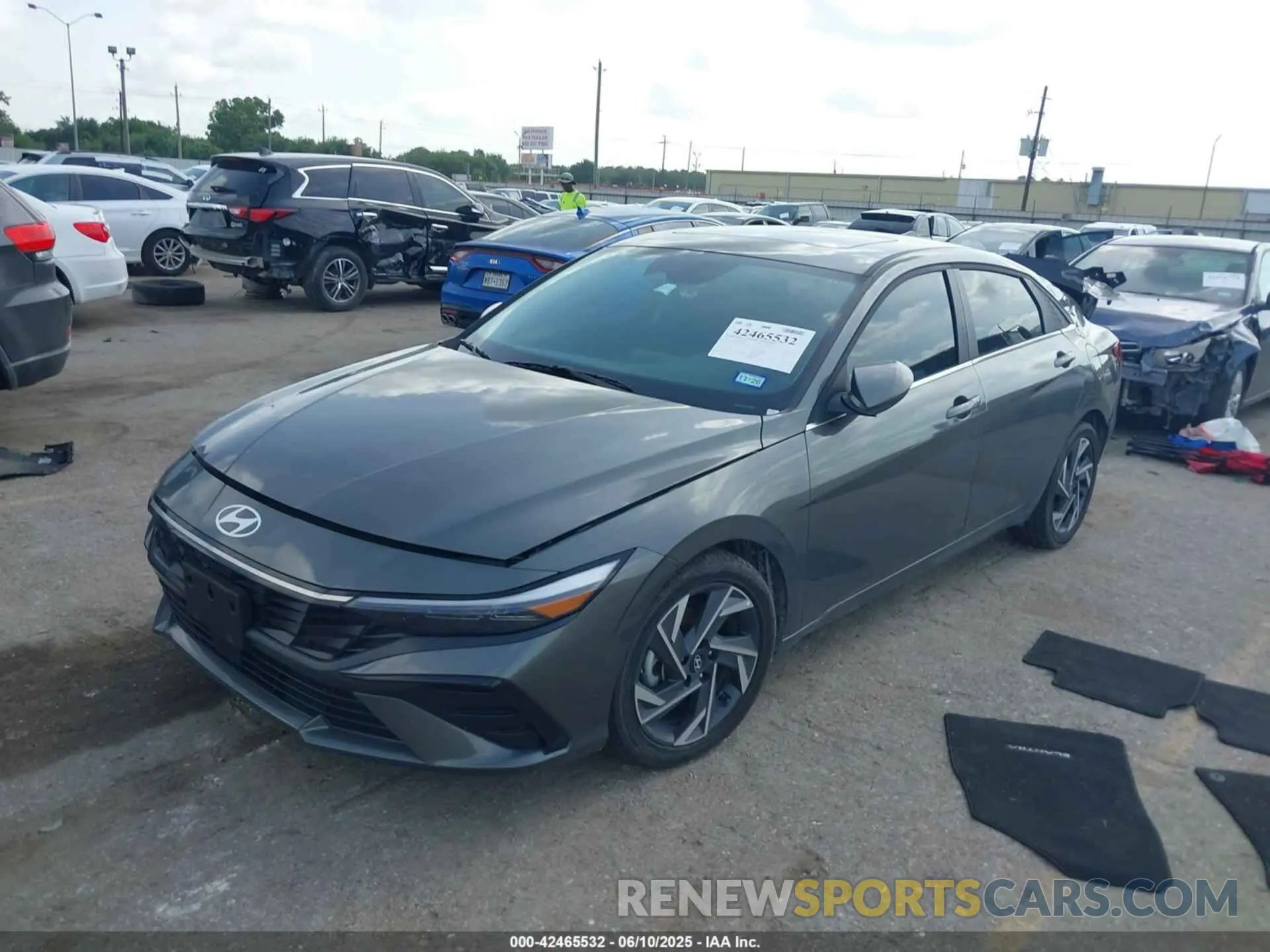 2 Photograph of a damaged car KMHLS4DG5SU900664 HYUNDAI ELANTRA 2025