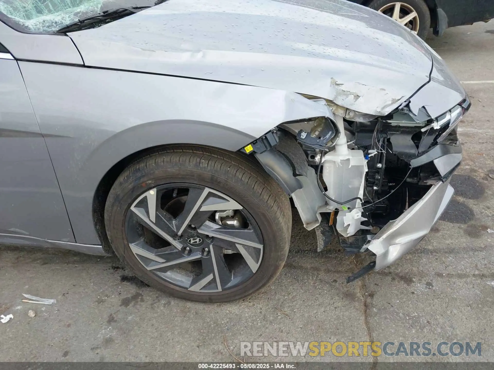 17 Photograph of a damaged car KMHLS4DG5SU968429 HYUNDAI ELANTRA 2025