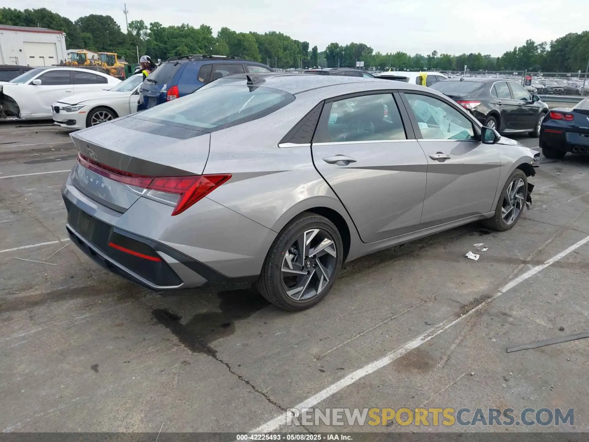 4 Photograph of a damaged car KMHLS4DG5SU968429 HYUNDAI ELANTRA 2025
