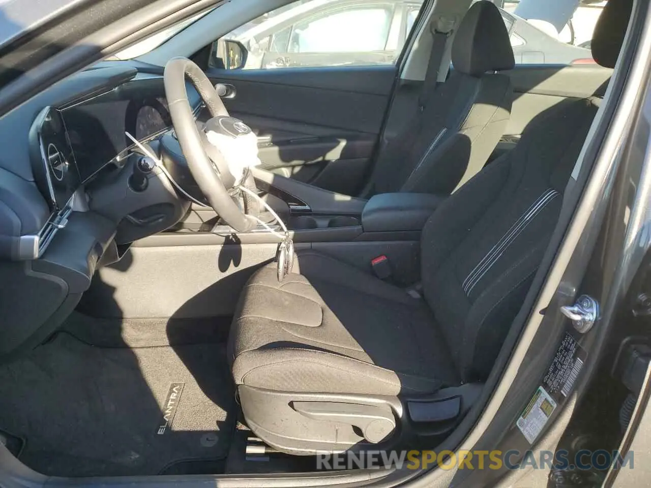 7 Фотография поврежденного автомобиля KMHLS4DG6SU871580 HYUNDAI ELANTRA 2025