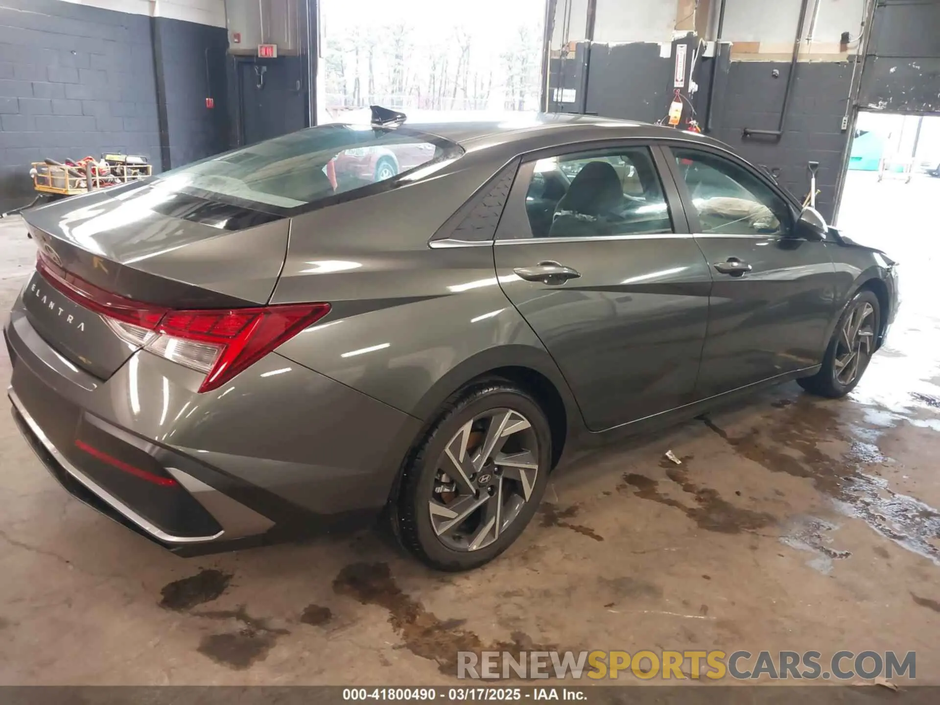 4 Photograph of a damaged car KMHLS4DG8SU854375 HYUNDAI ELANTRA 2025