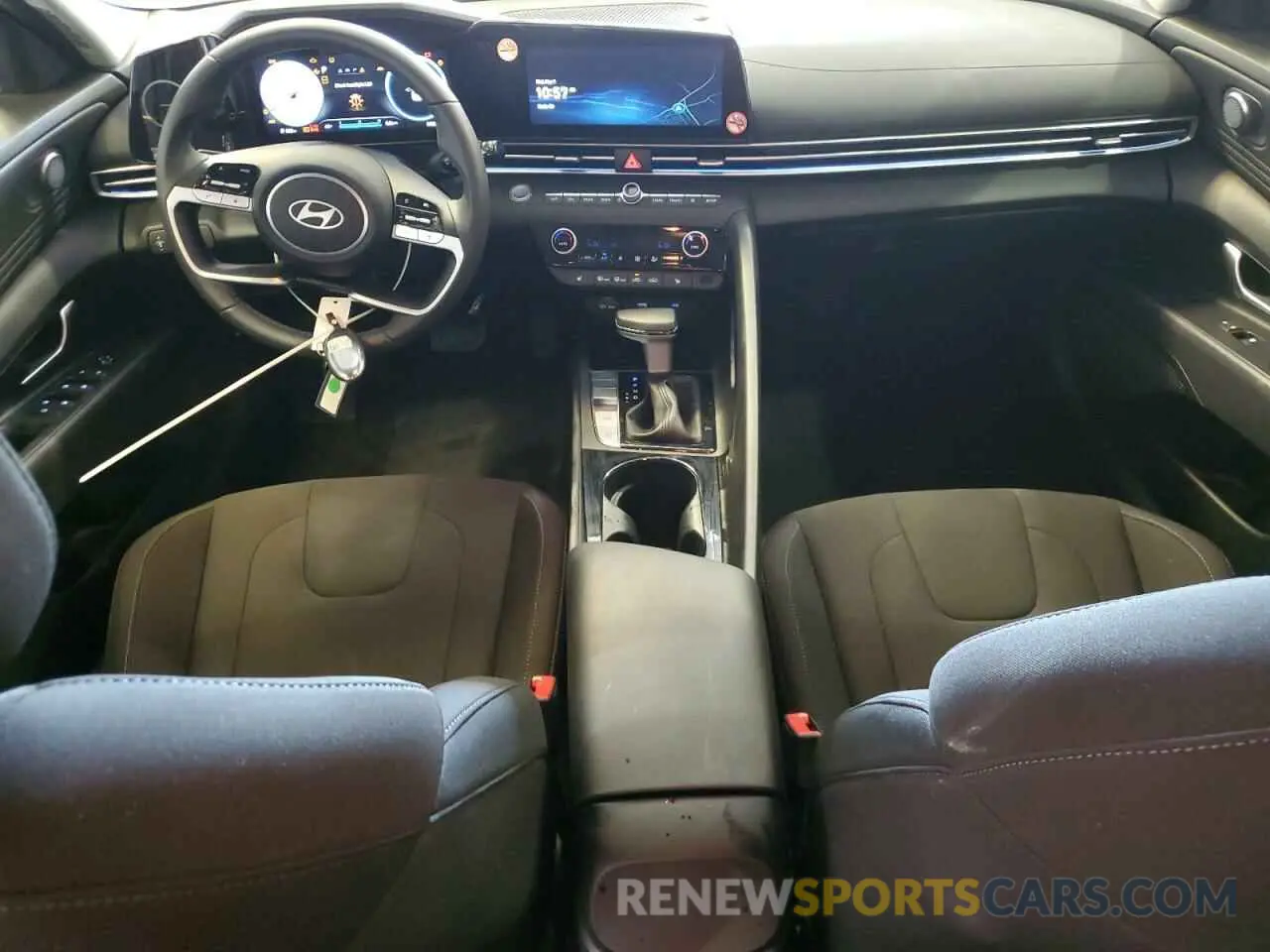 8 Photograph of a damaged car KMHLS4DG8SU920889 HYUNDAI ELANTRA 2025