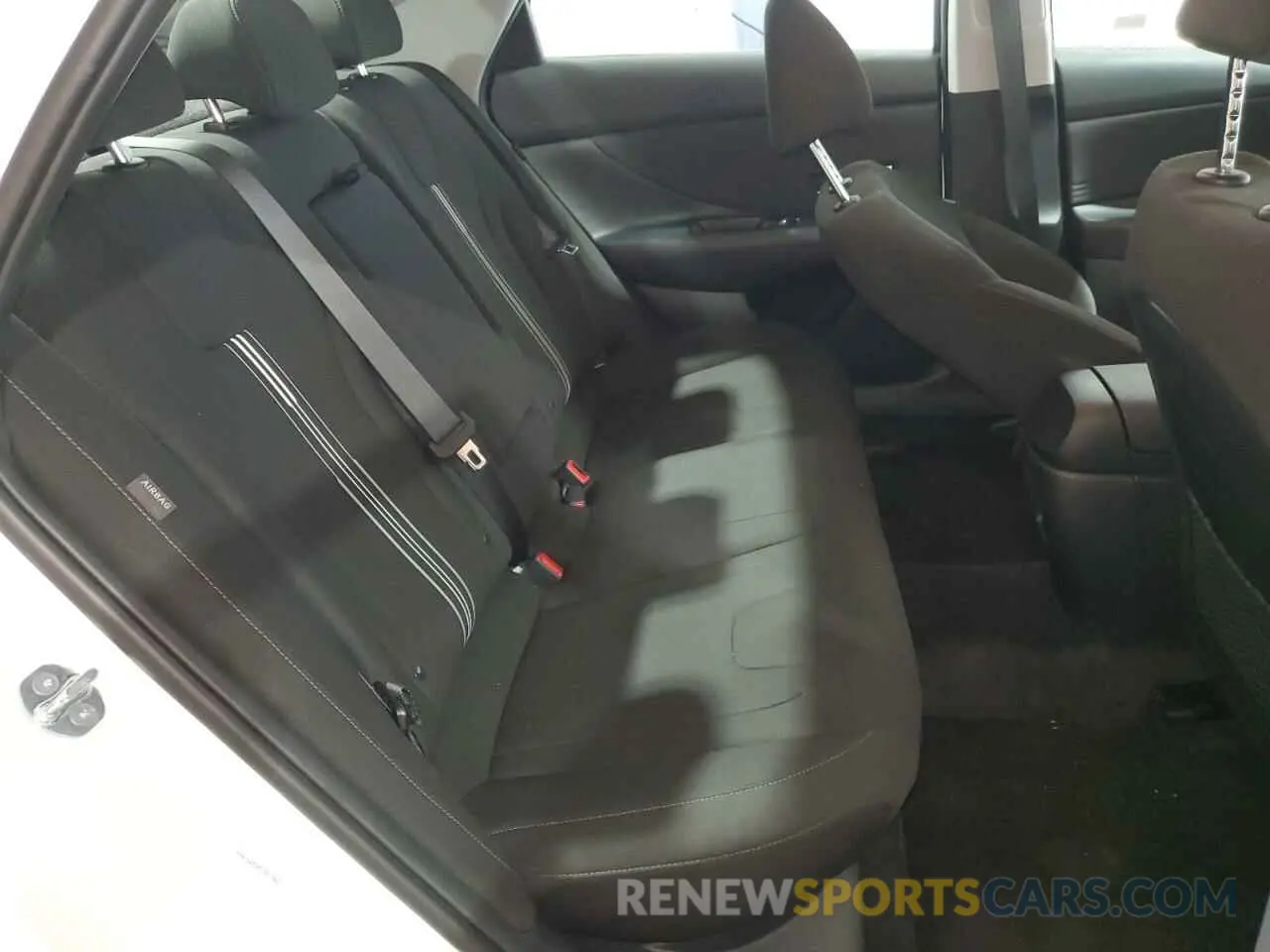10 Photograph of a damaged car KMHLS4DG8SU947364 HYUNDAI ELANTRA 2025
