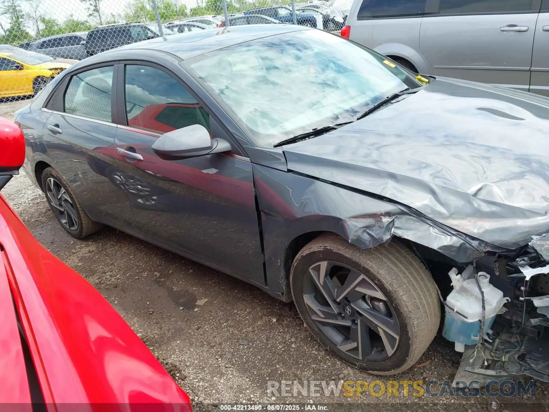 13 Photograph of a damaged car KMHLS4DG9SU900313 HYUNDAI ELANTRA 2025