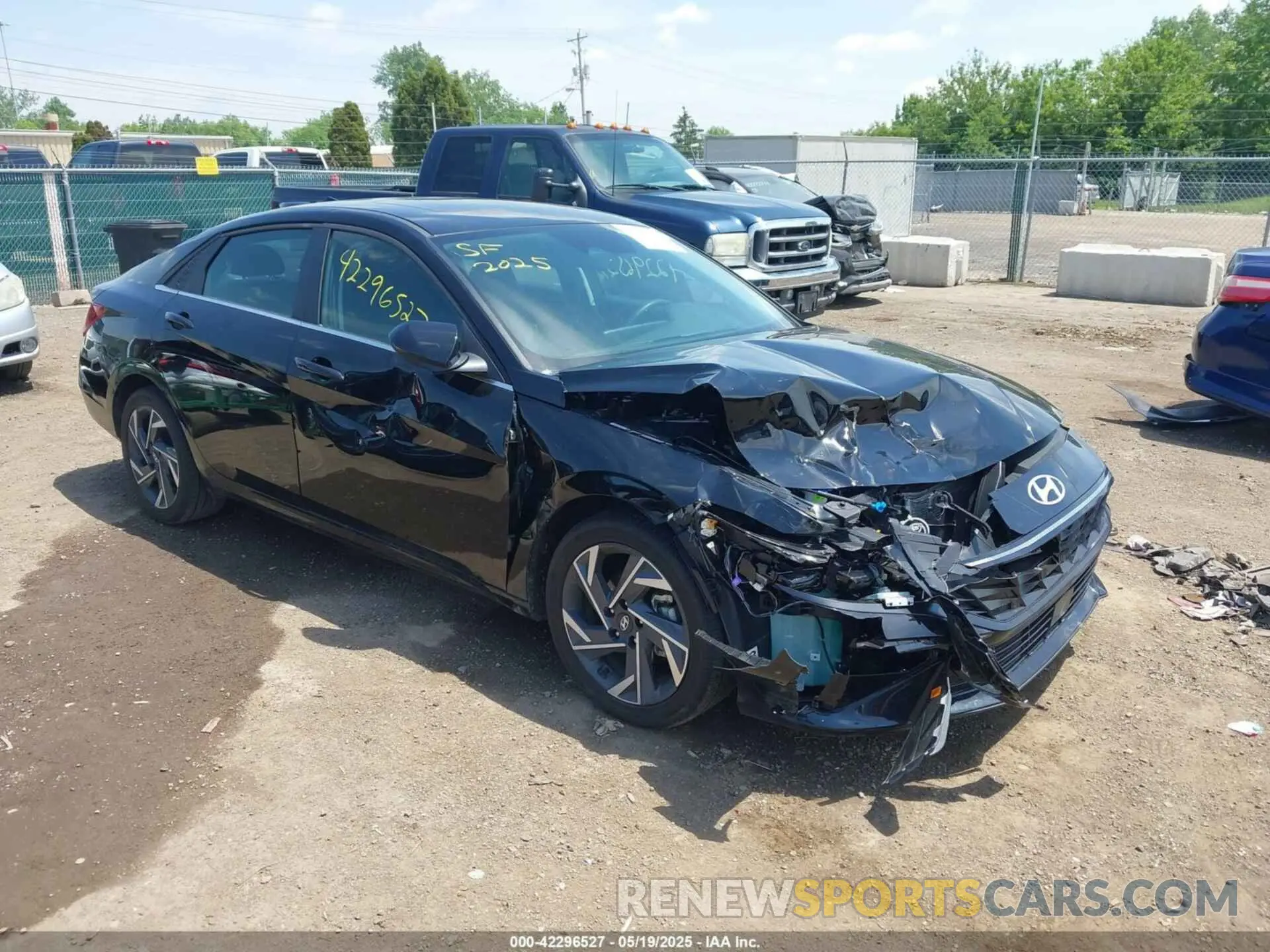 1 Photograph of a damaged car KMHLS4DG9SU910615 HYUNDAI ELANTRA 2025