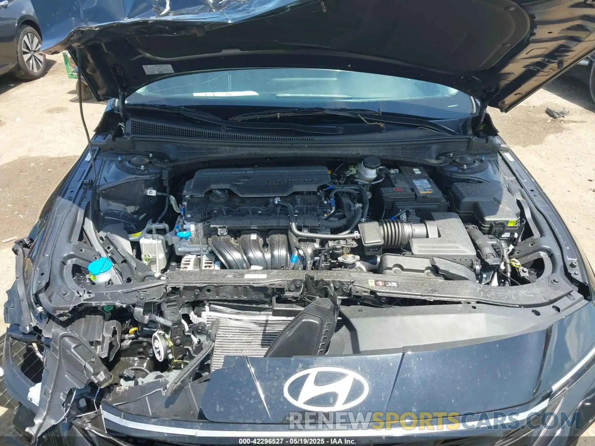 10 Photograph of a damaged car KMHLS4DG9SU910615 HYUNDAI ELANTRA 2025