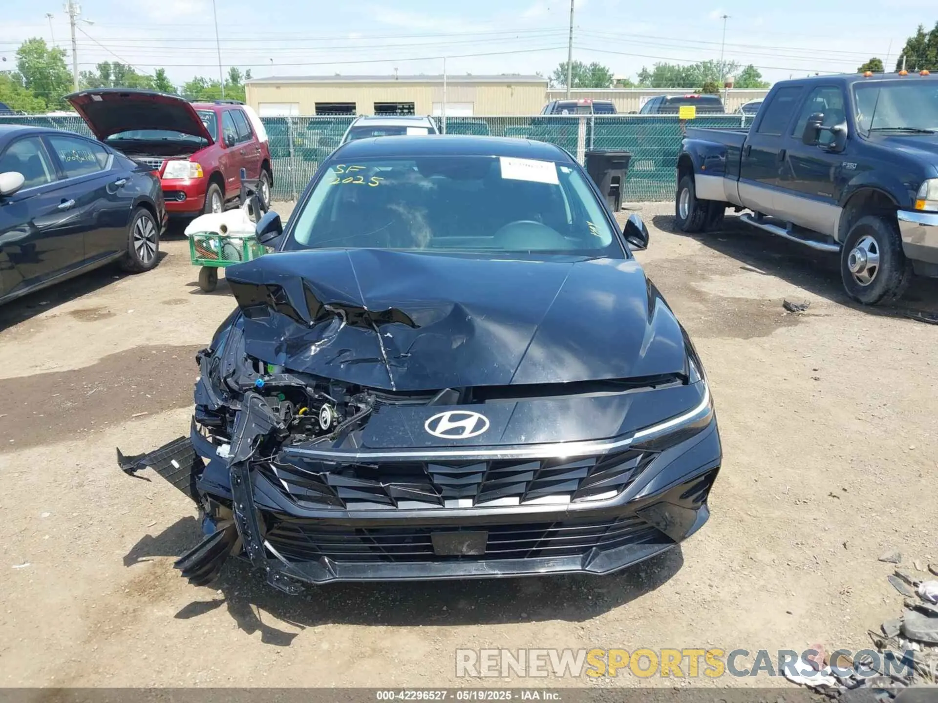 12 Photograph of a damaged car KMHLS4DG9SU910615 HYUNDAI ELANTRA 2025