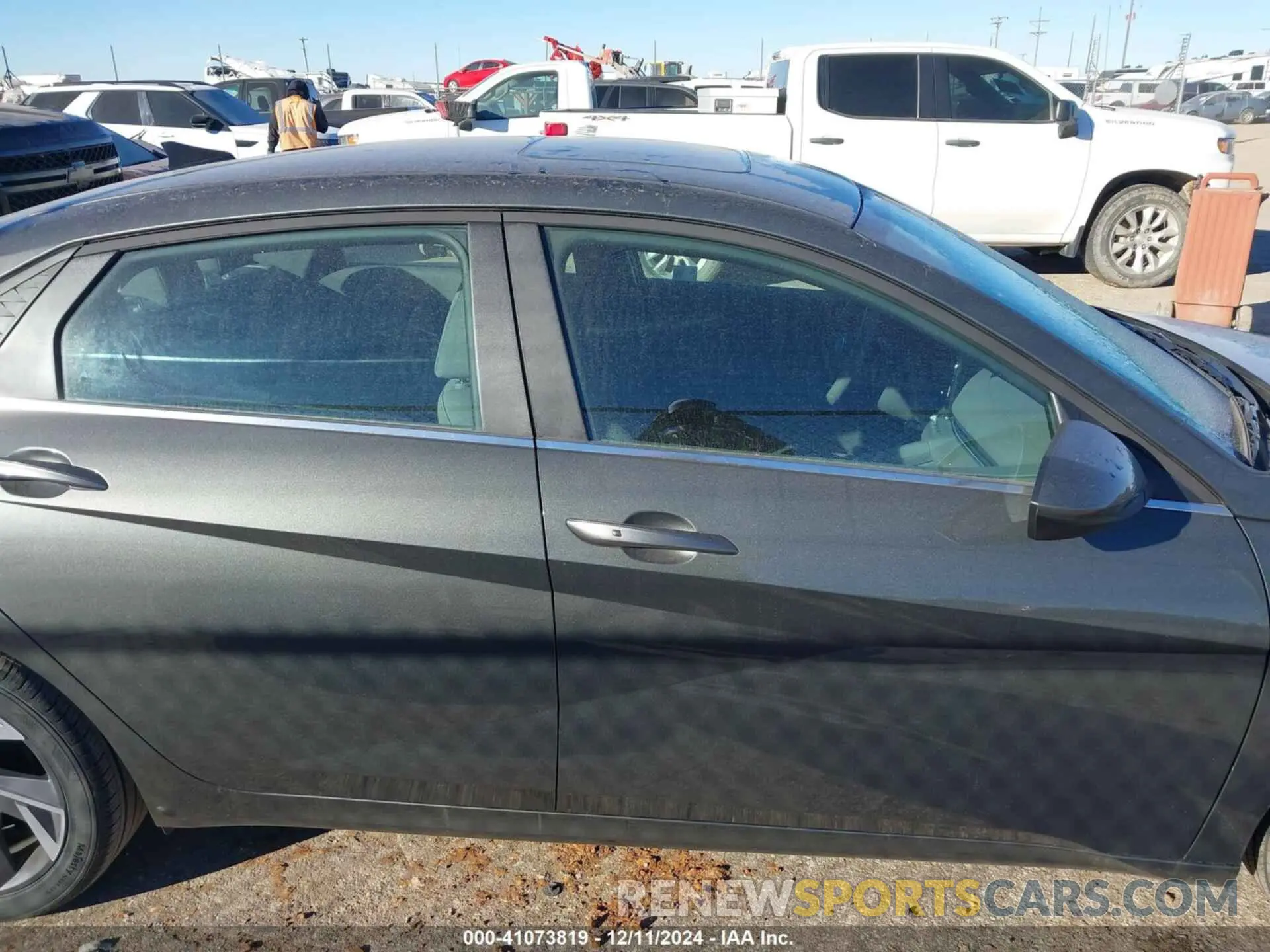 13 Photograph of a damaged car KMHLS4DGXSU861568 HYUNDAI ELANTRA 2025