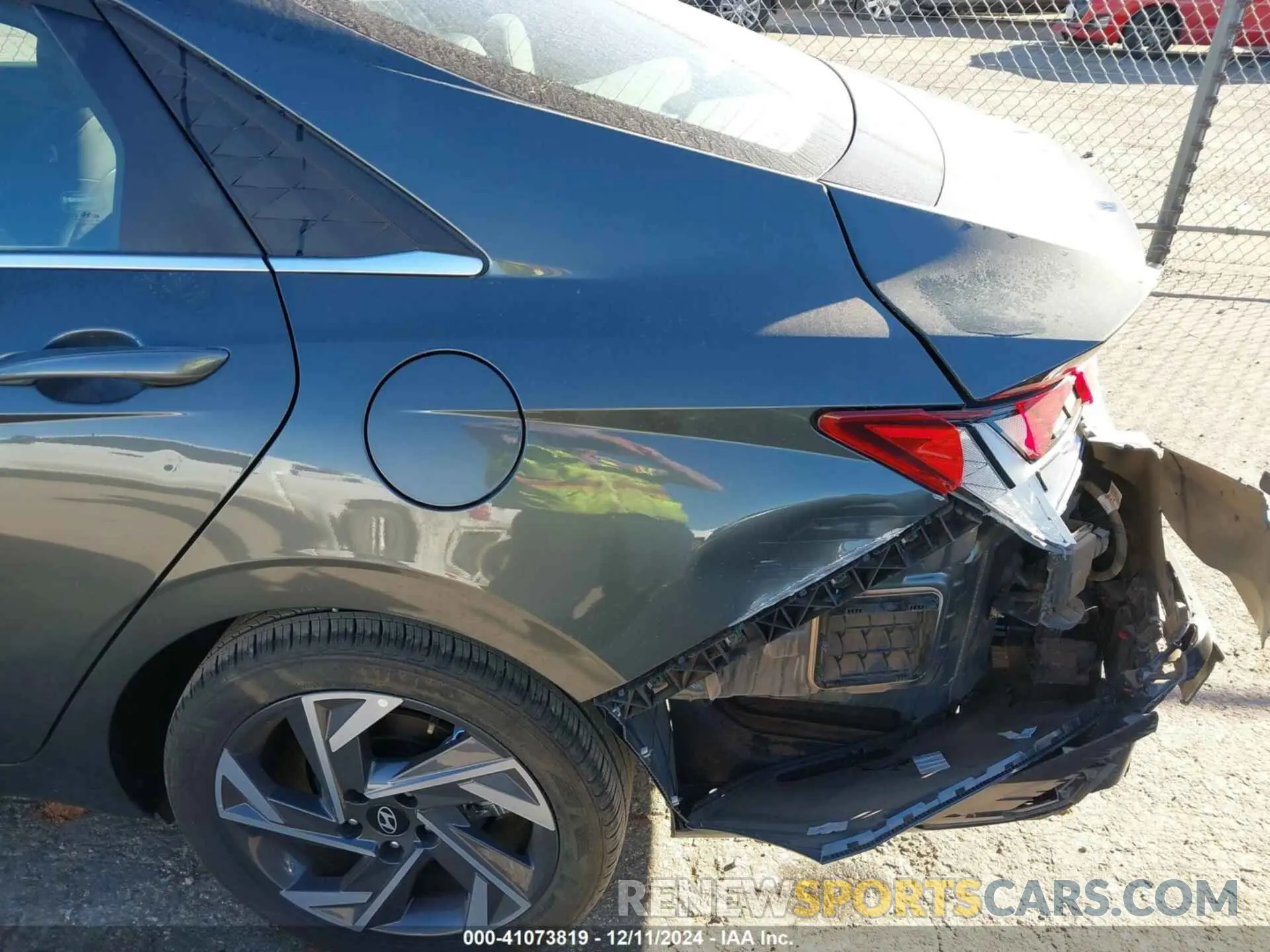 6 Photograph of a damaged car KMHLS4DGXSU861568 HYUNDAI ELANTRA 2025
