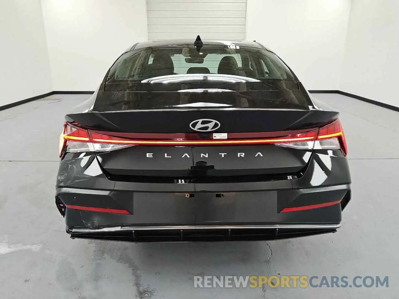 6 Photograph of a damaged car KMHLS4DGXSU892142 HYUNDAI ELANTRA 2025