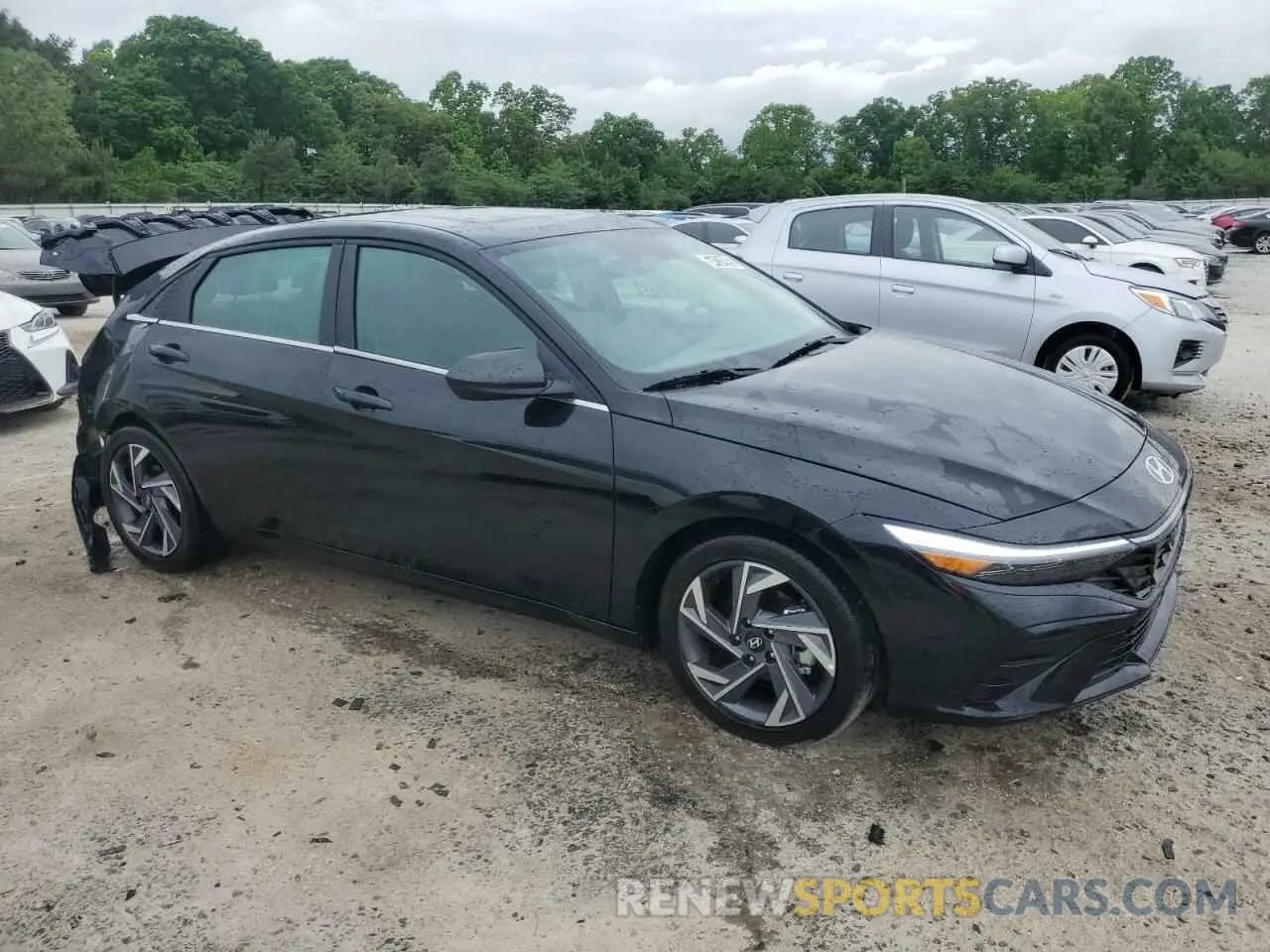 4 Photograph of a damaged car KMHLS4DGXSU935913 HYUNDAI ELANTRA 2025