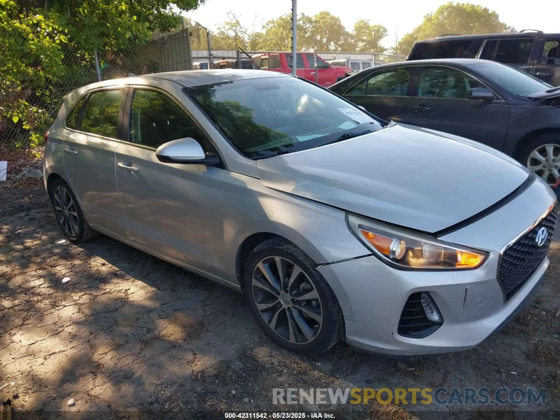 1 Фотография поврежденного автомобиля KMHH35LE3KU095045 HYUNDAI ELANTRA GT 2019