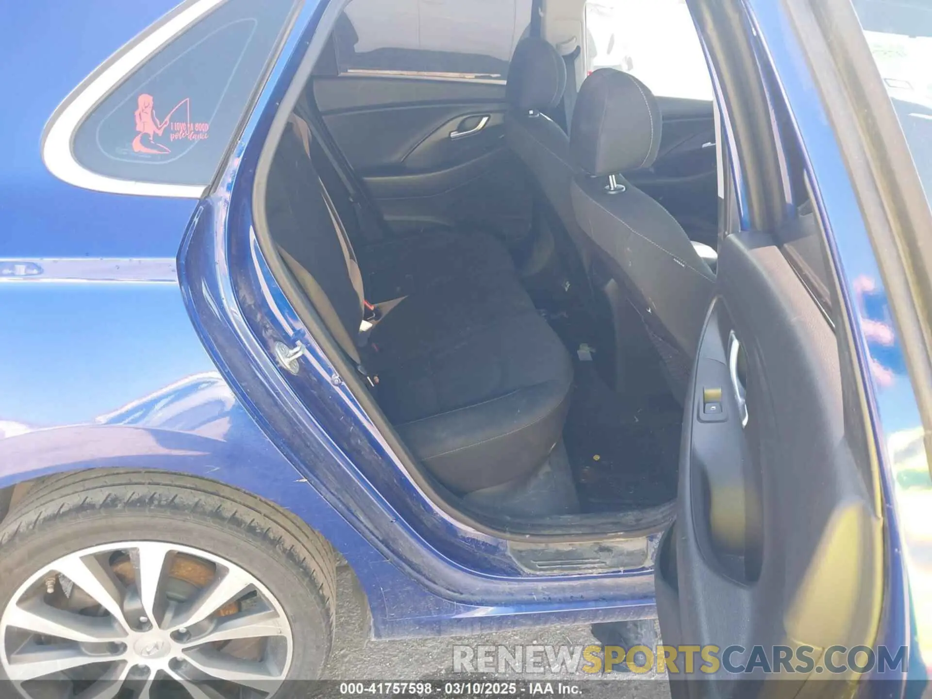 8 Фотография поврежденного автомобиля KMHH35LE4KU088198 HYUNDAI ELANTRA GT 2019