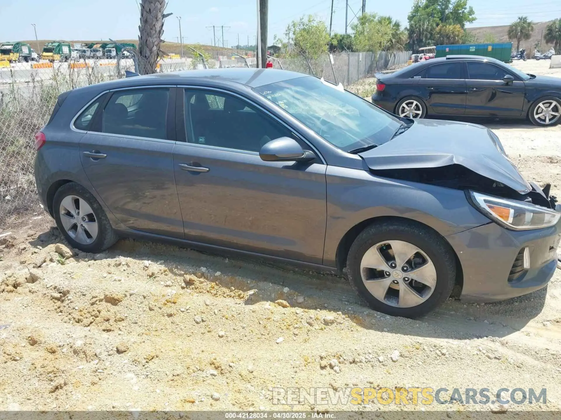 13 Фотография поврежденного автомобиля KMHH35LE4KU090095 HYUNDAI ELANTRA GT 2019