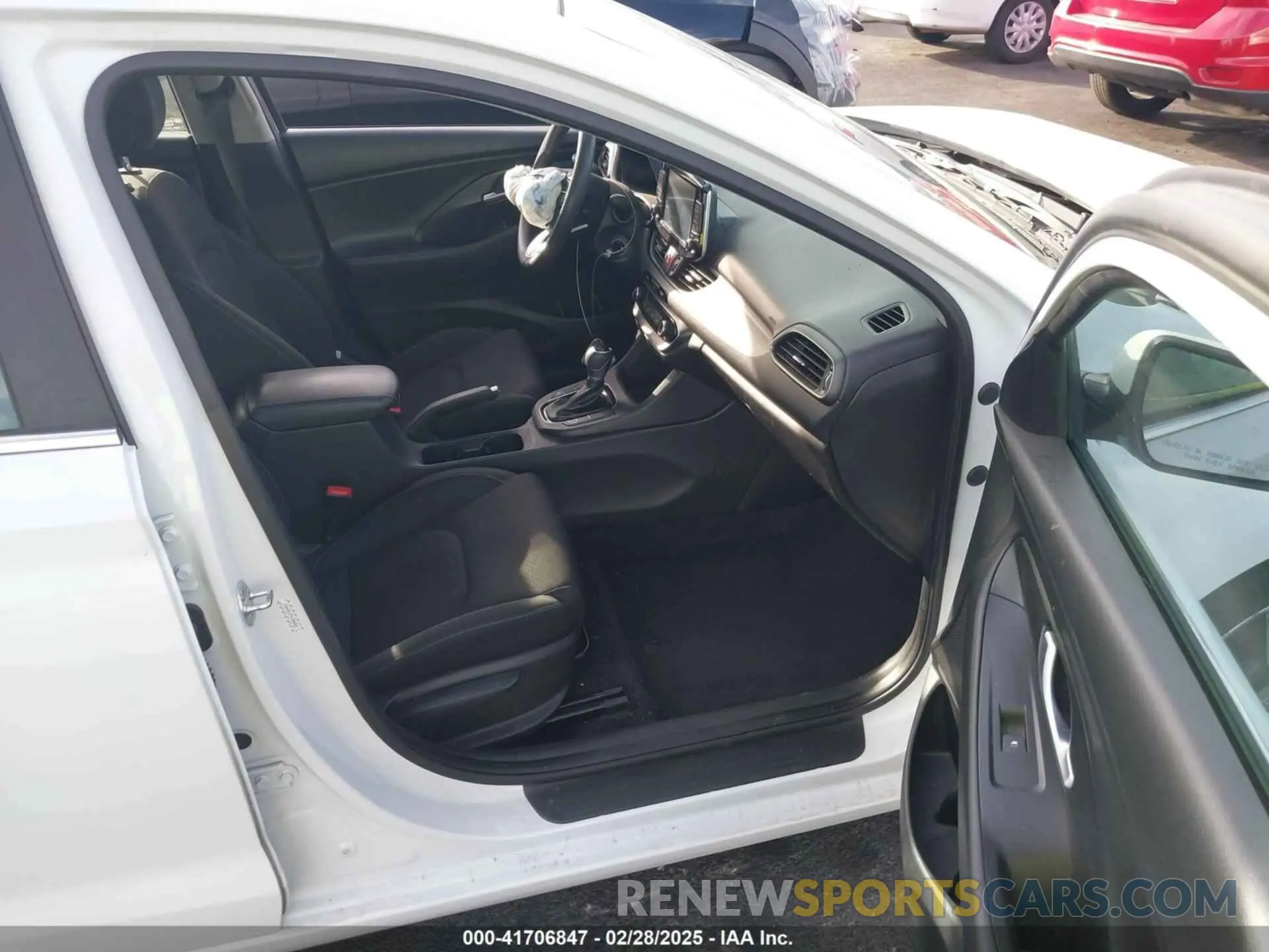 5 Photograph of a damaged car KMHH35LE7KU090303 HYUNDAI ELANTRA GT 2019