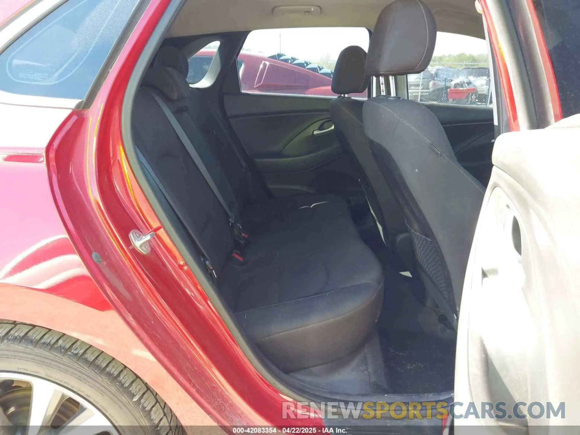 8 Photograph of a damaged car KMHH35LE7KU094657 HYUNDAI ELANTRA GT 2019