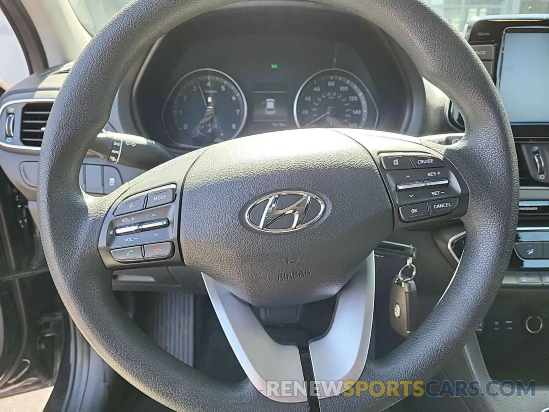 5 Фотография поврежденного автомобиля KMHH35LE9KU104055 HYUNDAI ELANTRA GT 2019