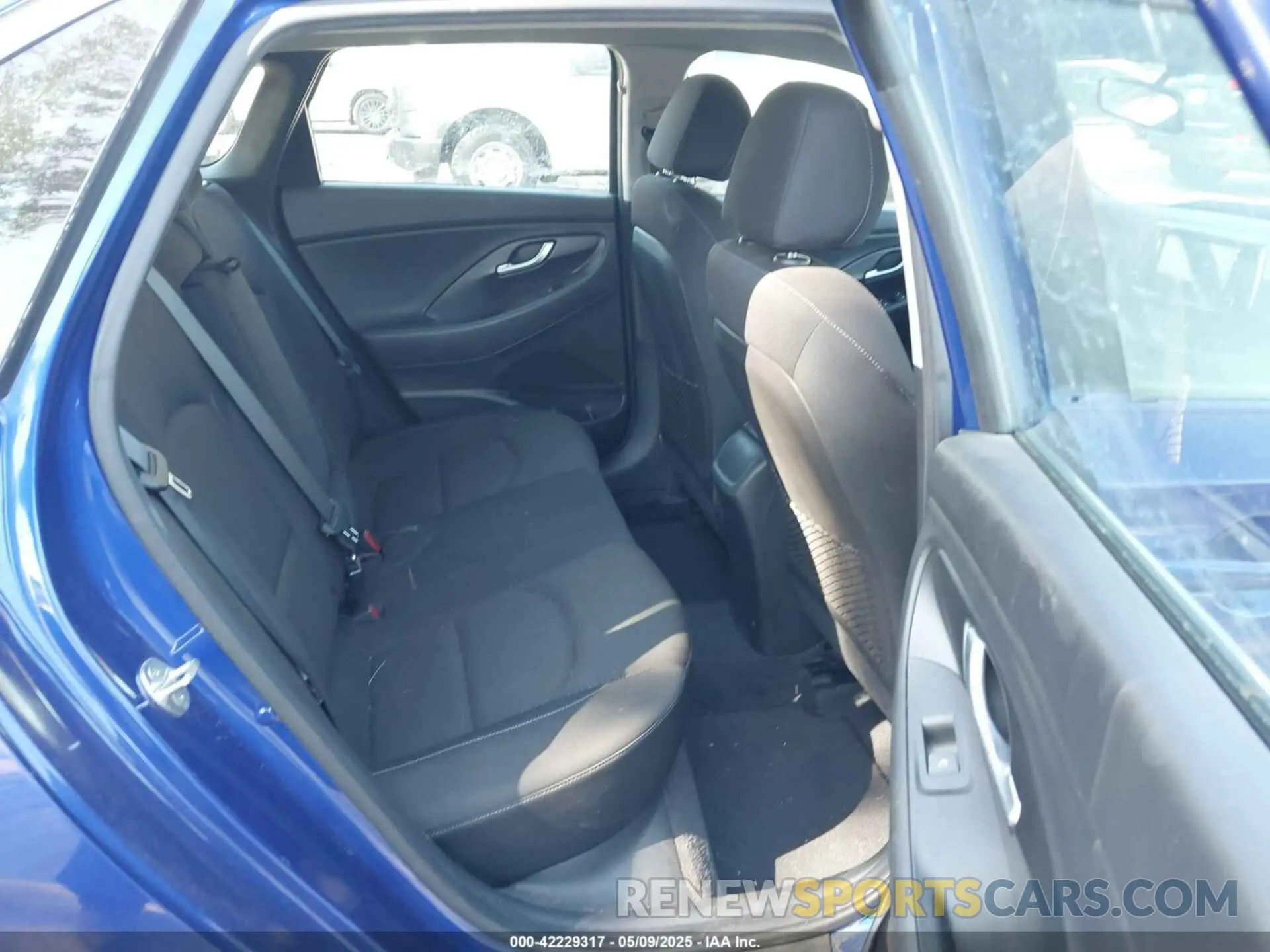 8 Photograph of a damaged car KMHH35LEXKU118532 HYUNDAI ELANTRA GT 2019