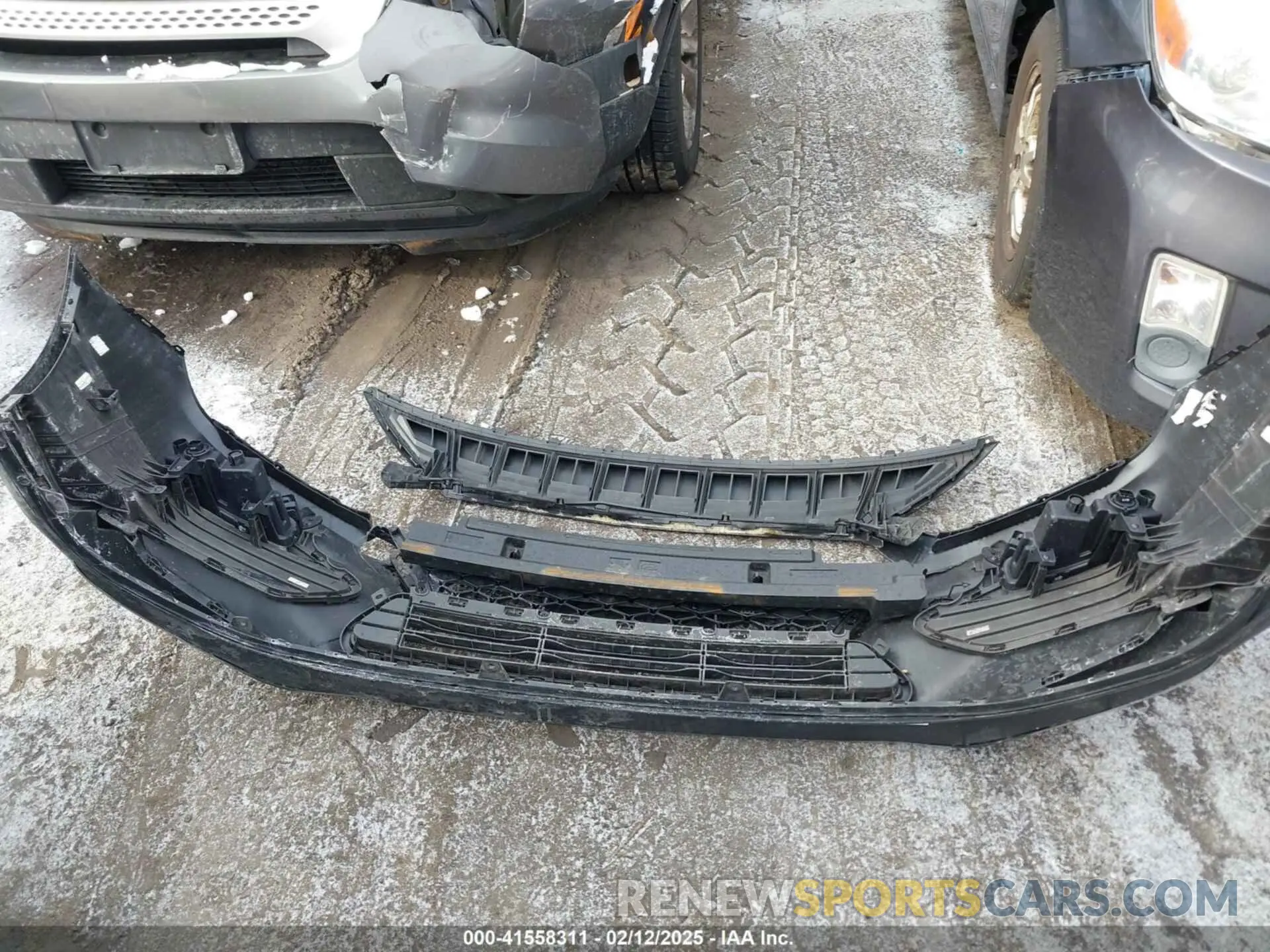 12 Photograph of a damaged car KMHH55LC4KU106319 HYUNDAI ELANTRA GT 2019