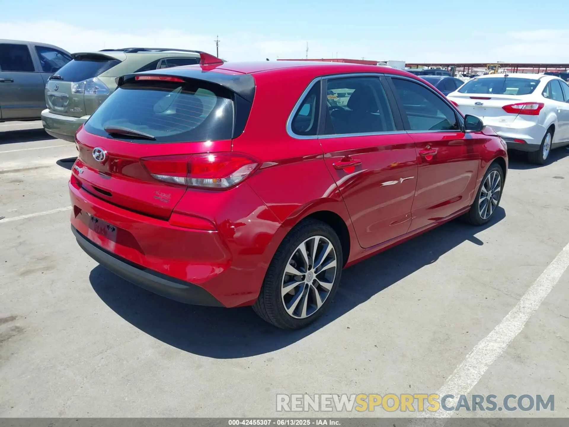4 Photograph of a damaged car KMHH35LE4LU129737 HYUNDAI ELANTRA GT 2020
