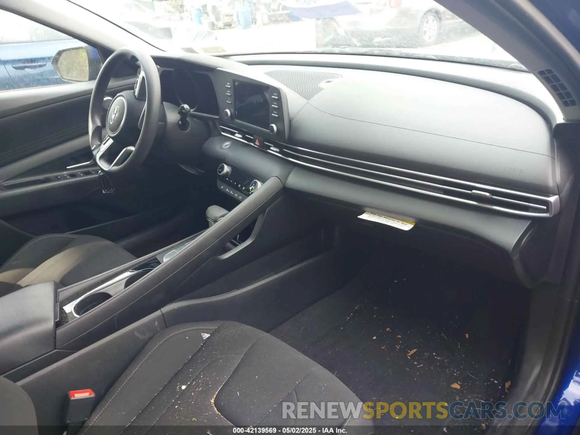 5 Photograph of a damaged car KMHLM4AJ0NU023998 HYUNDAI ELANTRA HYBRID 2022