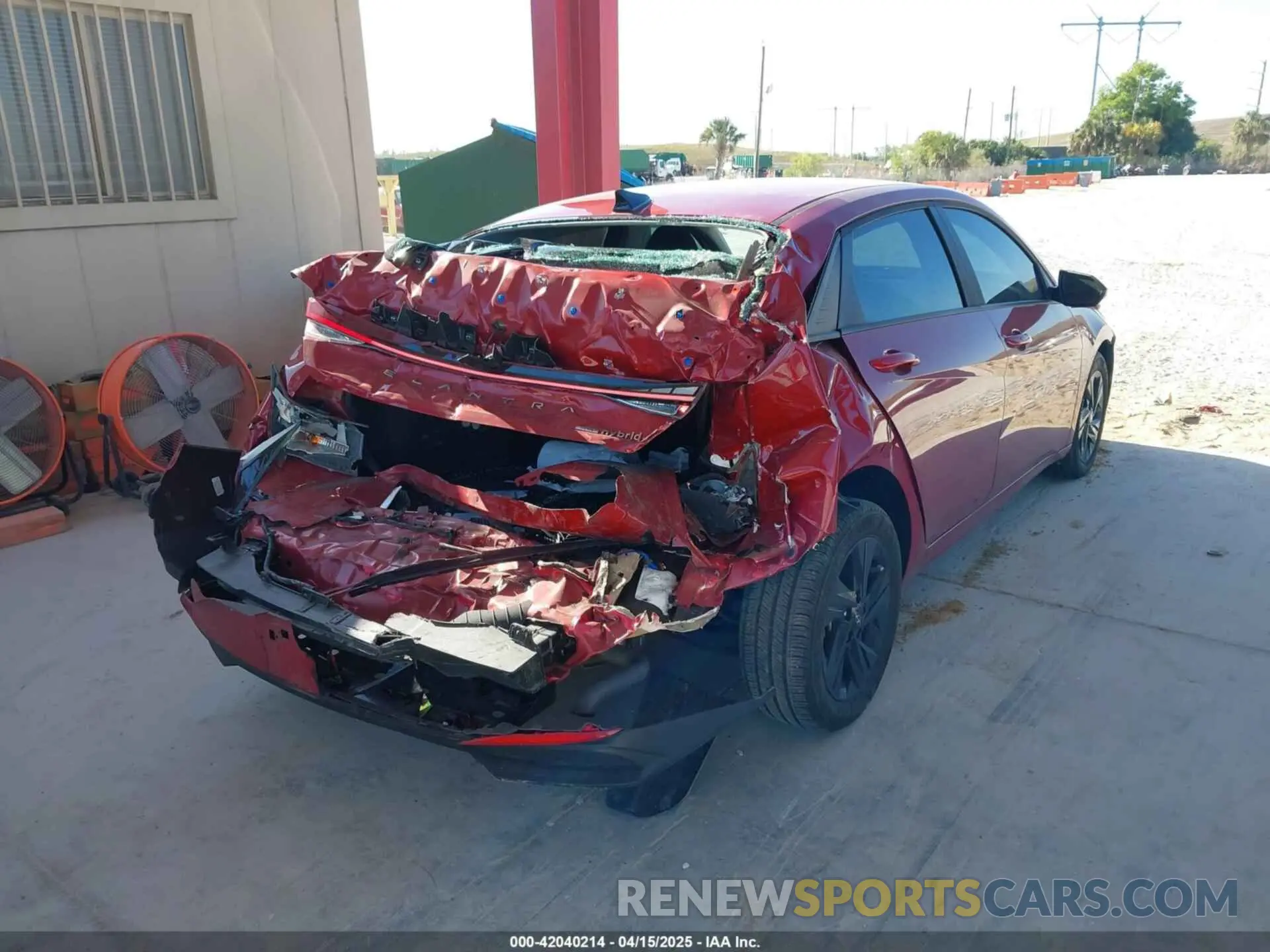 4 Photograph of a damaged car KMHLM4AJ4NU030243 HYUNDAI ELANTRA HYBRID 2022