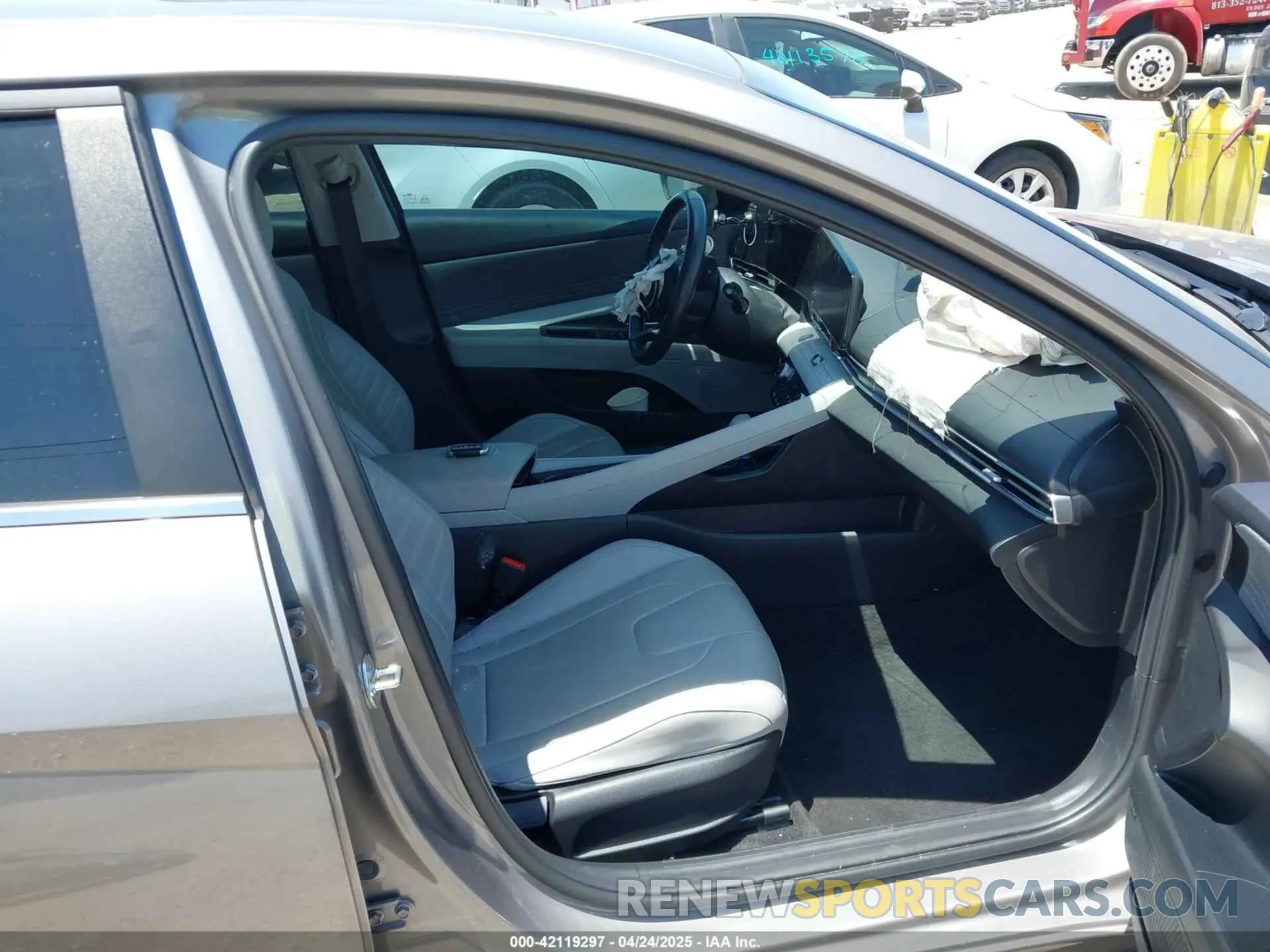 5 Photograph of a damaged car KMHLN4AJ1NU027118 HYUNDAI ELANTRA HYBRID 2022