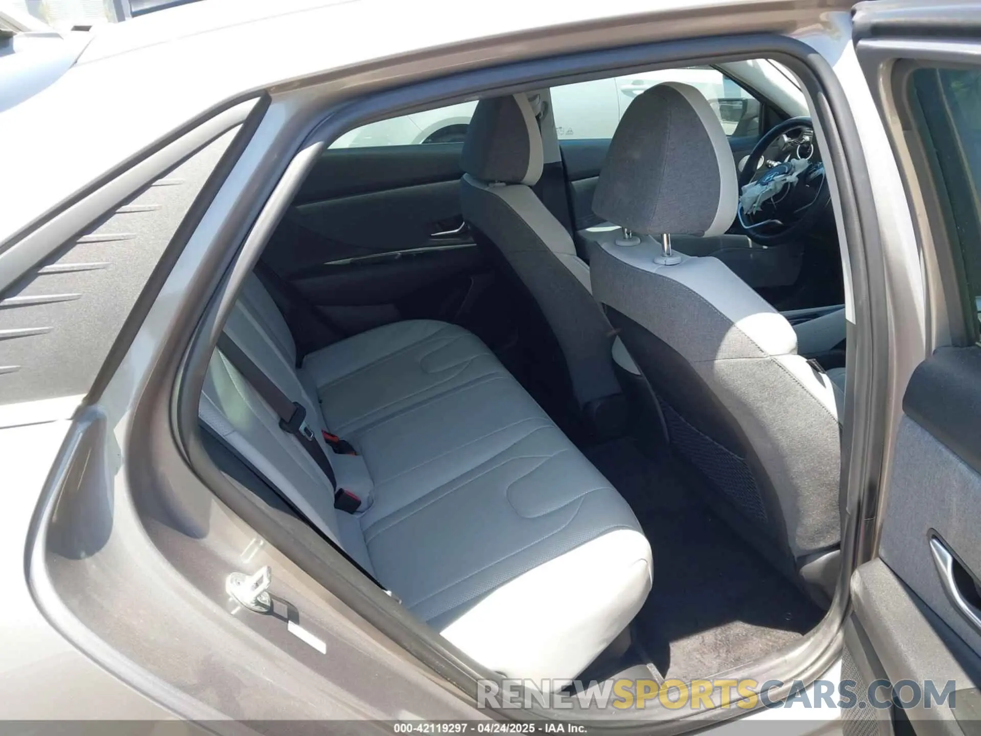 8 Photograph of a damaged car KMHLN4AJ1NU027118 HYUNDAI ELANTRA HYBRID 2022
