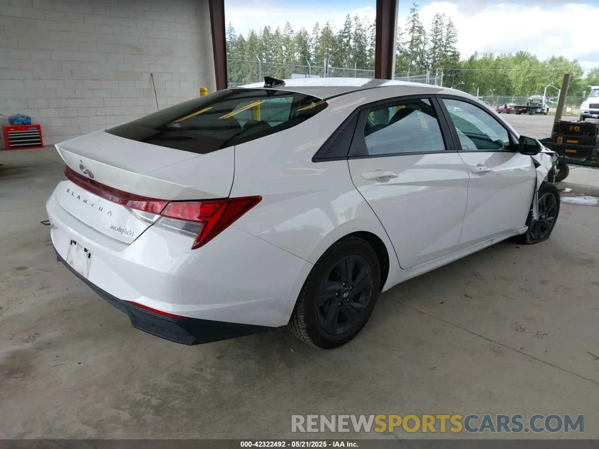 4 Фотография поврежденного автомобиля KMHLM4AJ2PU082893 HYUNDAI ELANTRA HYBRID 2023