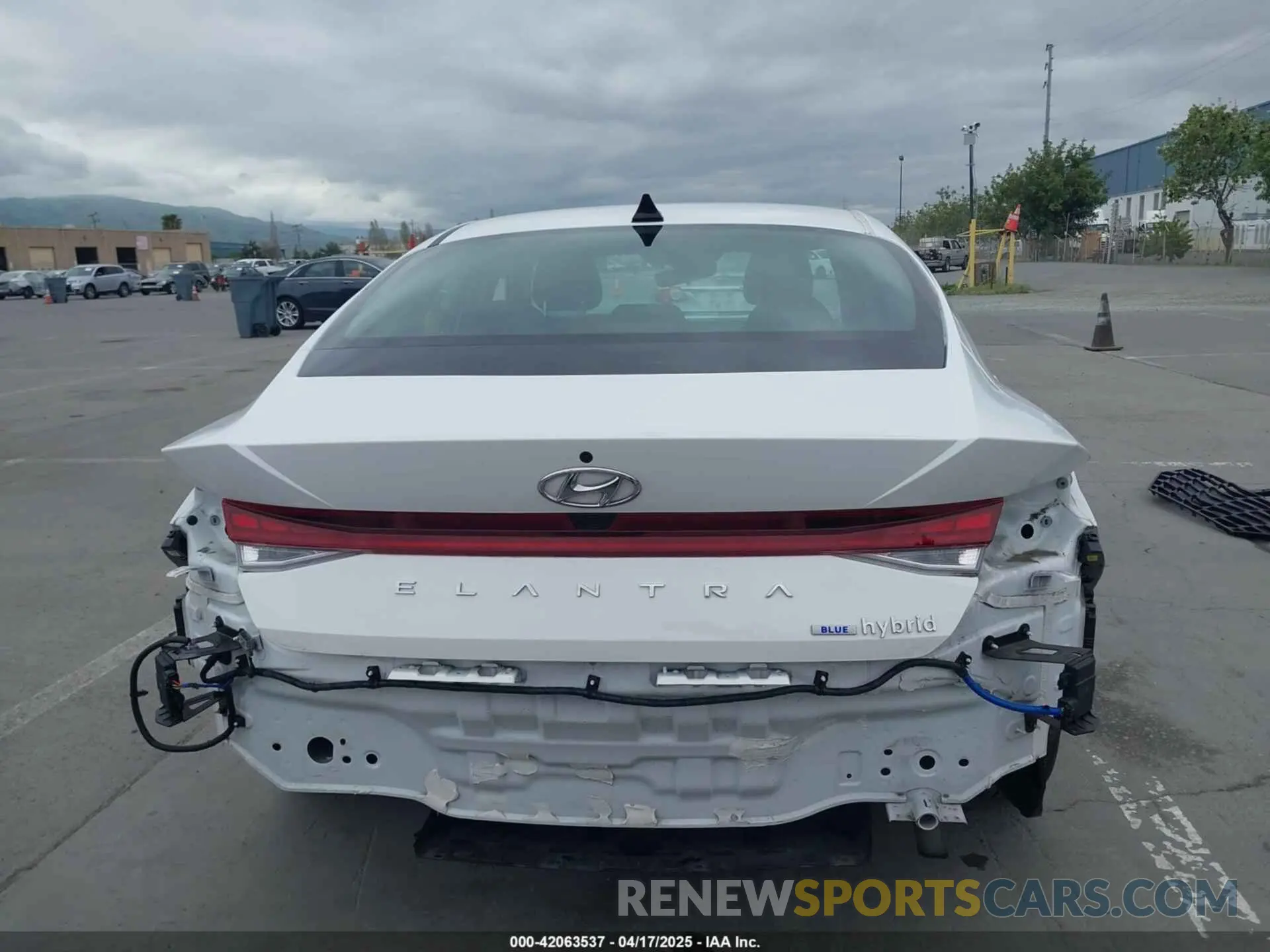 17 Фотография поврежденного автомобиля KMHLM4AJ4PU086802 HYUNDAI ELANTRA HYBRID 2023