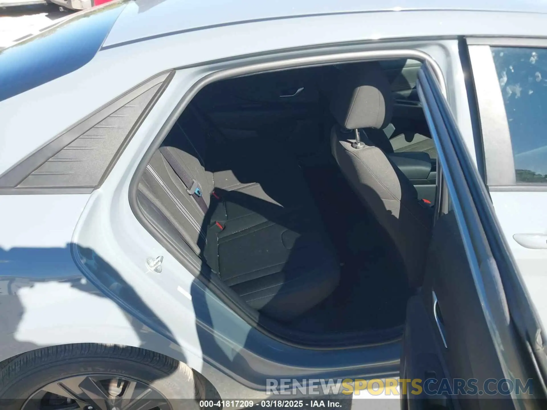 8 Photograph of a damaged car KMHLM4AJ5PU040430 HYUNDAI ELANTRA HYBRID 2023