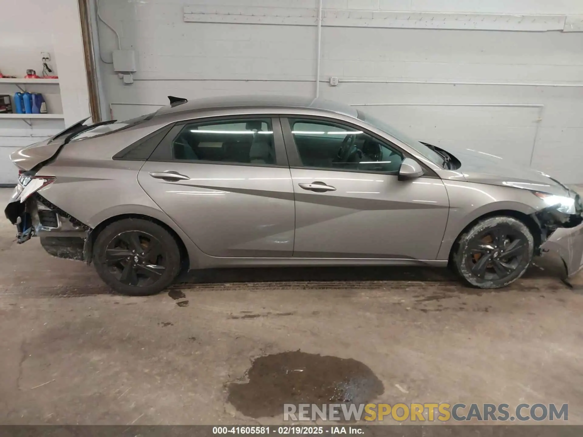 13 Фотография поврежденного автомобиля KMHLM4AJ5PU069782 HYUNDAI ELANTRA HYBRID 2023