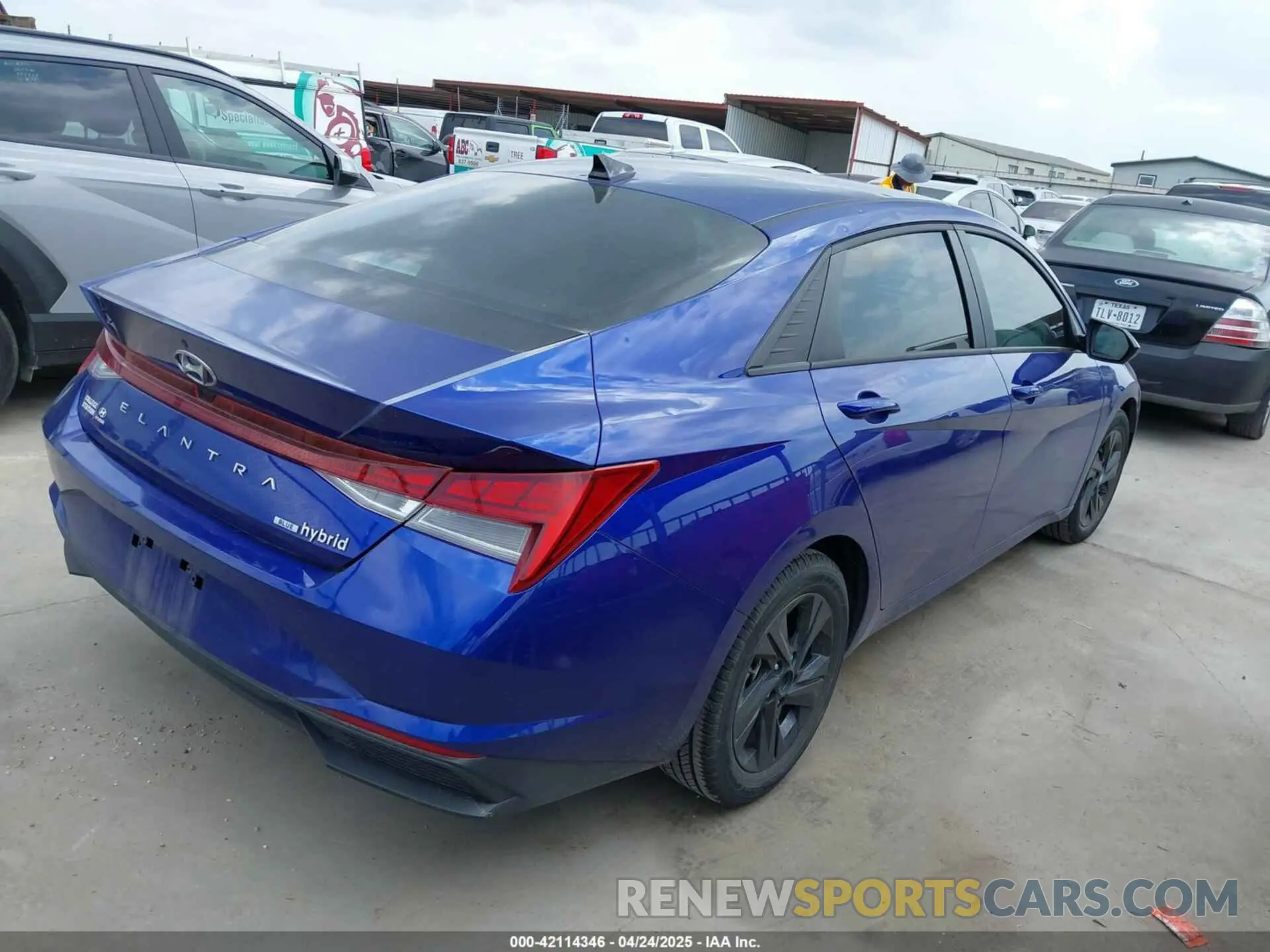 4 Photograph of a damaged car KMHLM4AJ8PU033326 HYUNDAI ELANTRA HYBRID 2023