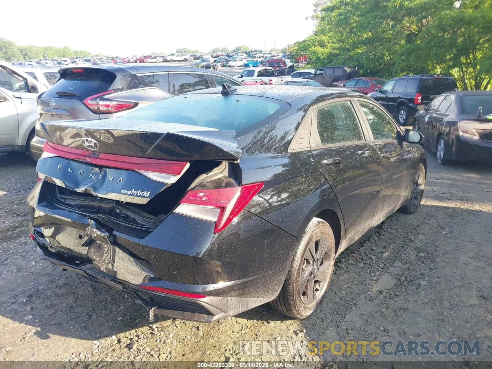 4 Photograph of a damaged car KMHLM4AJ8PU073972 HYUNDAI ELANTRA HYBRID 2023