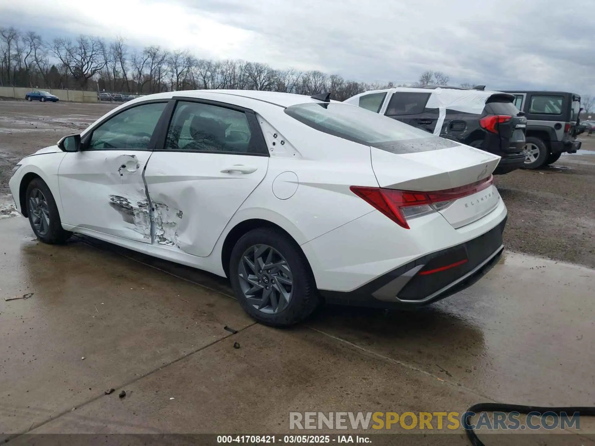 3 Photograph of a damaged car KMHLM4DJ0RU103318 HYUNDAI ELANTRA HYBRID 2024