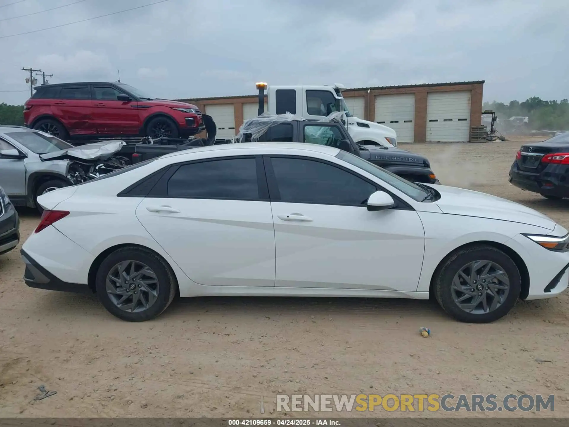 13 Фотография поврежденного автомобиля KMHLM4DJ1RU104414 HYUNDAI ELANTRA HYBRID 2024