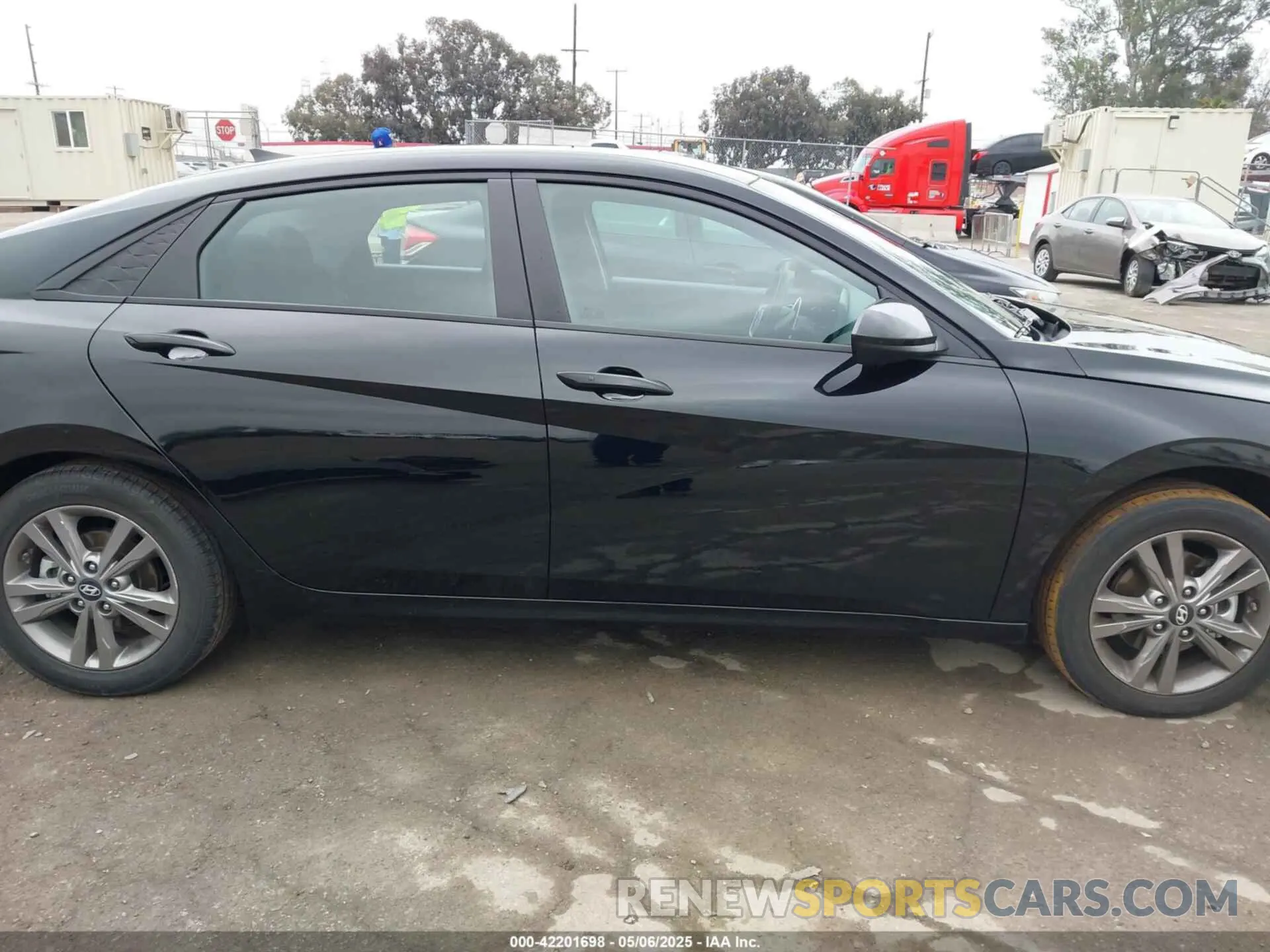 14 Photograph of a damaged car KMHLM4DJ6RU093443 HYUNDAI ELANTRA HYBRID 2024