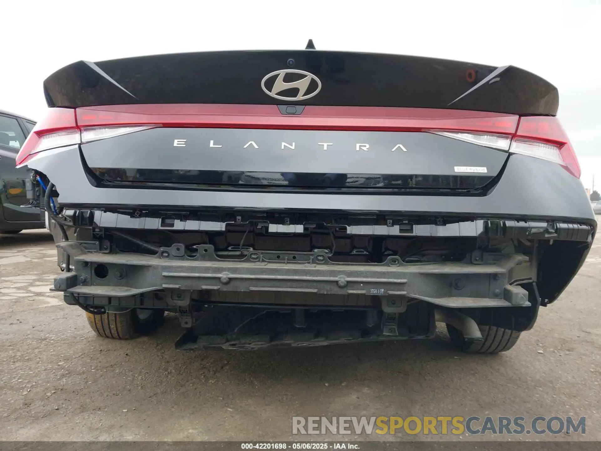 18 Photograph of a damaged car KMHLM4DJ6RU093443 HYUNDAI ELANTRA HYBRID 2024