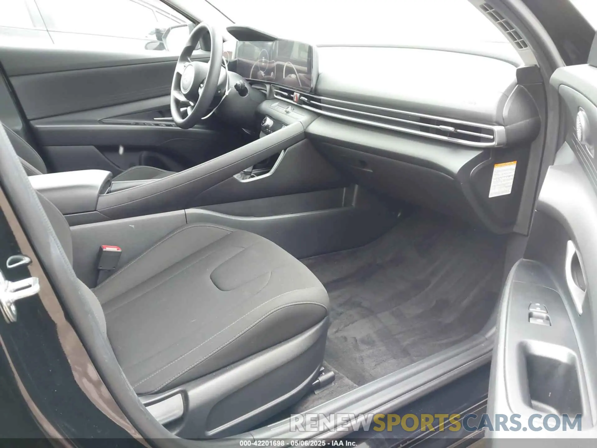 5 Photograph of a damaged car KMHLM4DJ6RU093443 HYUNDAI ELANTRA HYBRID 2024