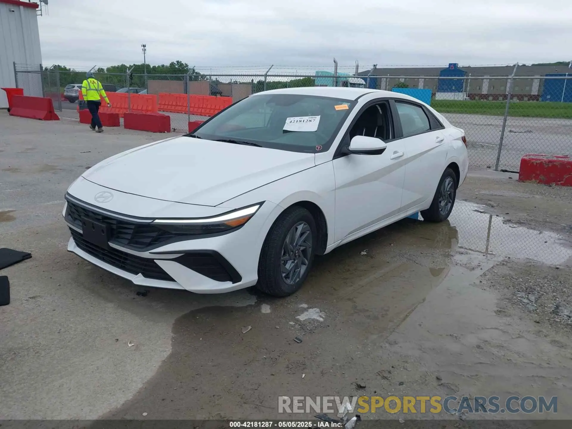 2 Фотография поврежденного автомобиля KMHLM4DJ8RU116768 HYUNDAI ELANTRA HYBRID 2024