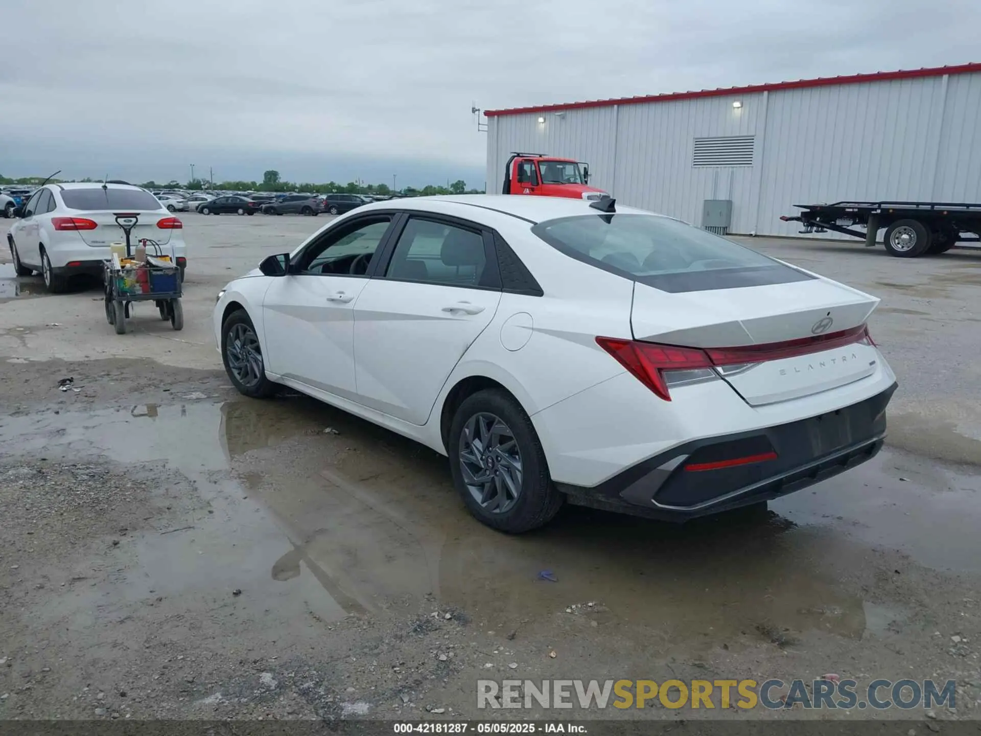 3 Фотография поврежденного автомобиля KMHLM4DJ8RU116768 HYUNDAI ELANTRA HYBRID 2024