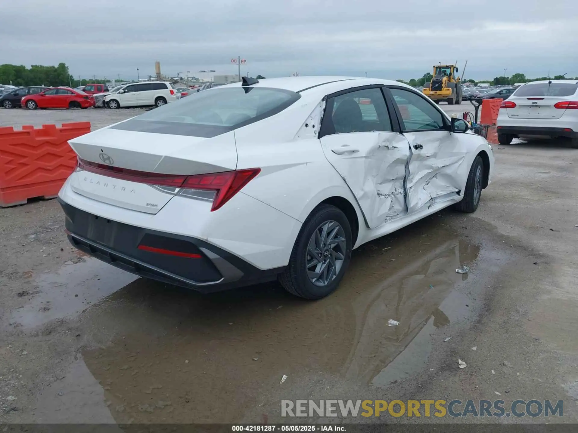 4 Фотография поврежденного автомобиля KMHLM4DJ8RU116768 HYUNDAI ELANTRA HYBRID 2024