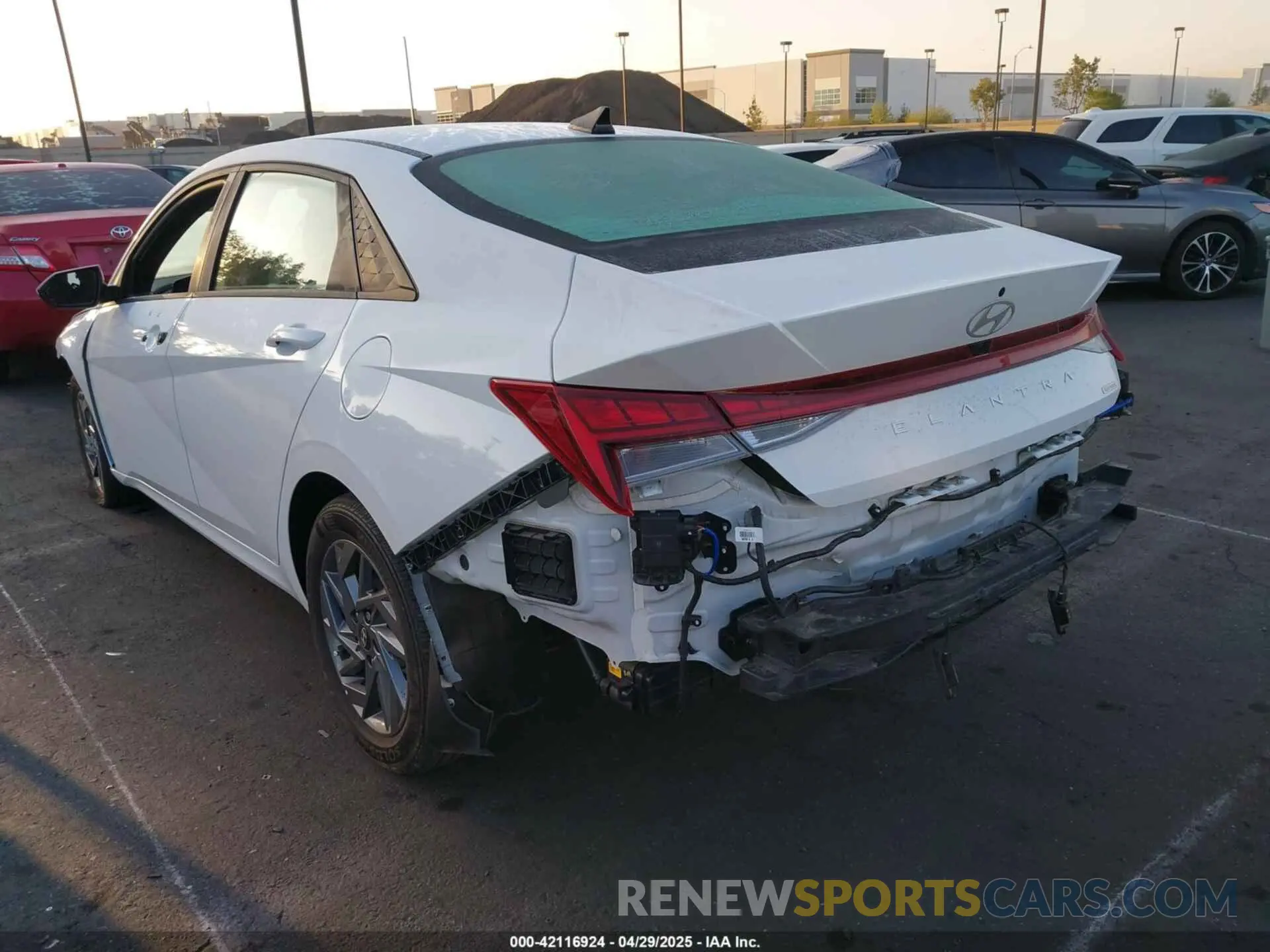 3 Photograph of a damaged car KMHLM4DJXRU097320 HYUNDAI ELANTRA HYBRID 2024