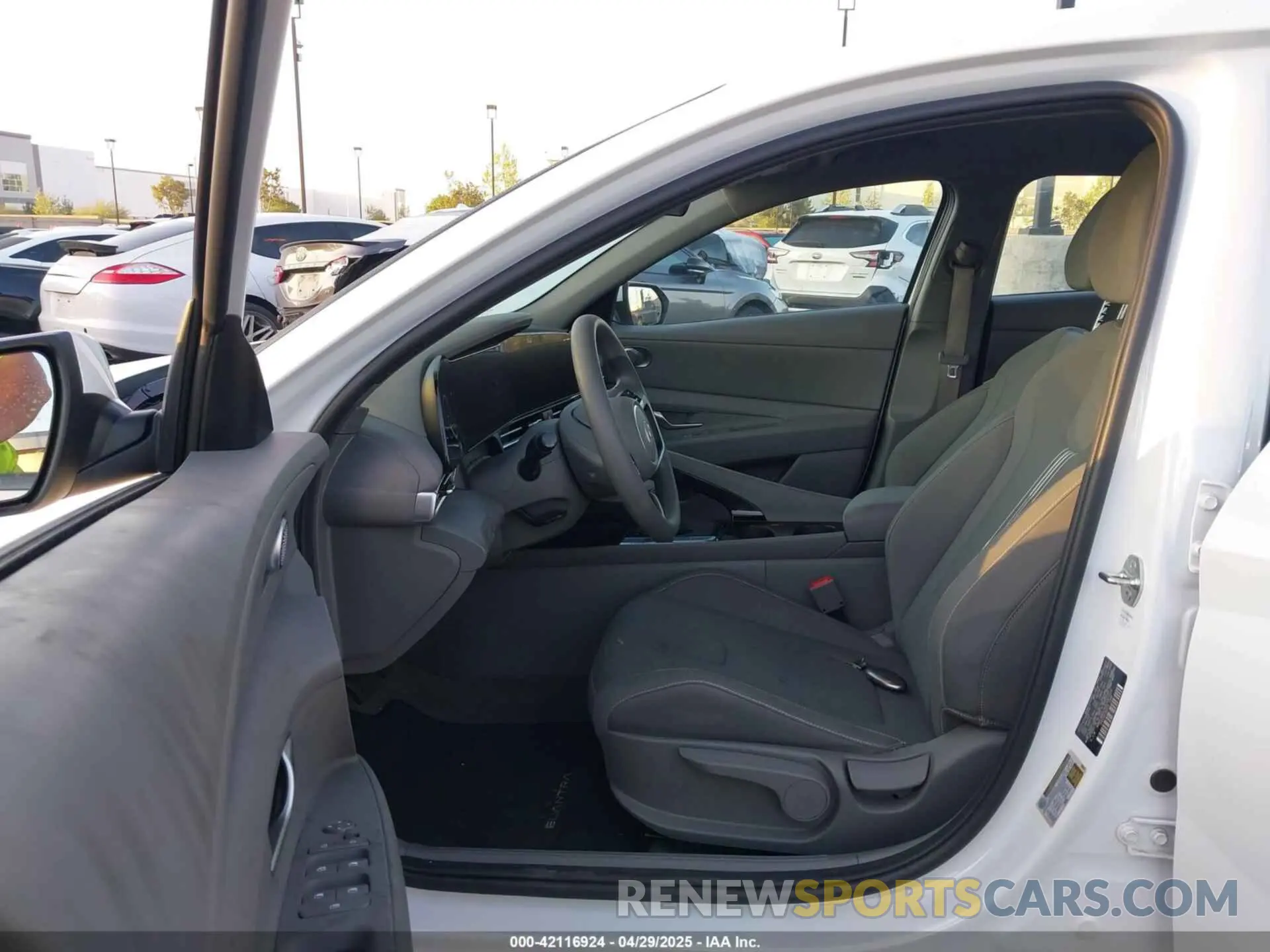 5 Photograph of a damaged car KMHLM4DJXRU097320 HYUNDAI ELANTRA HYBRID 2024