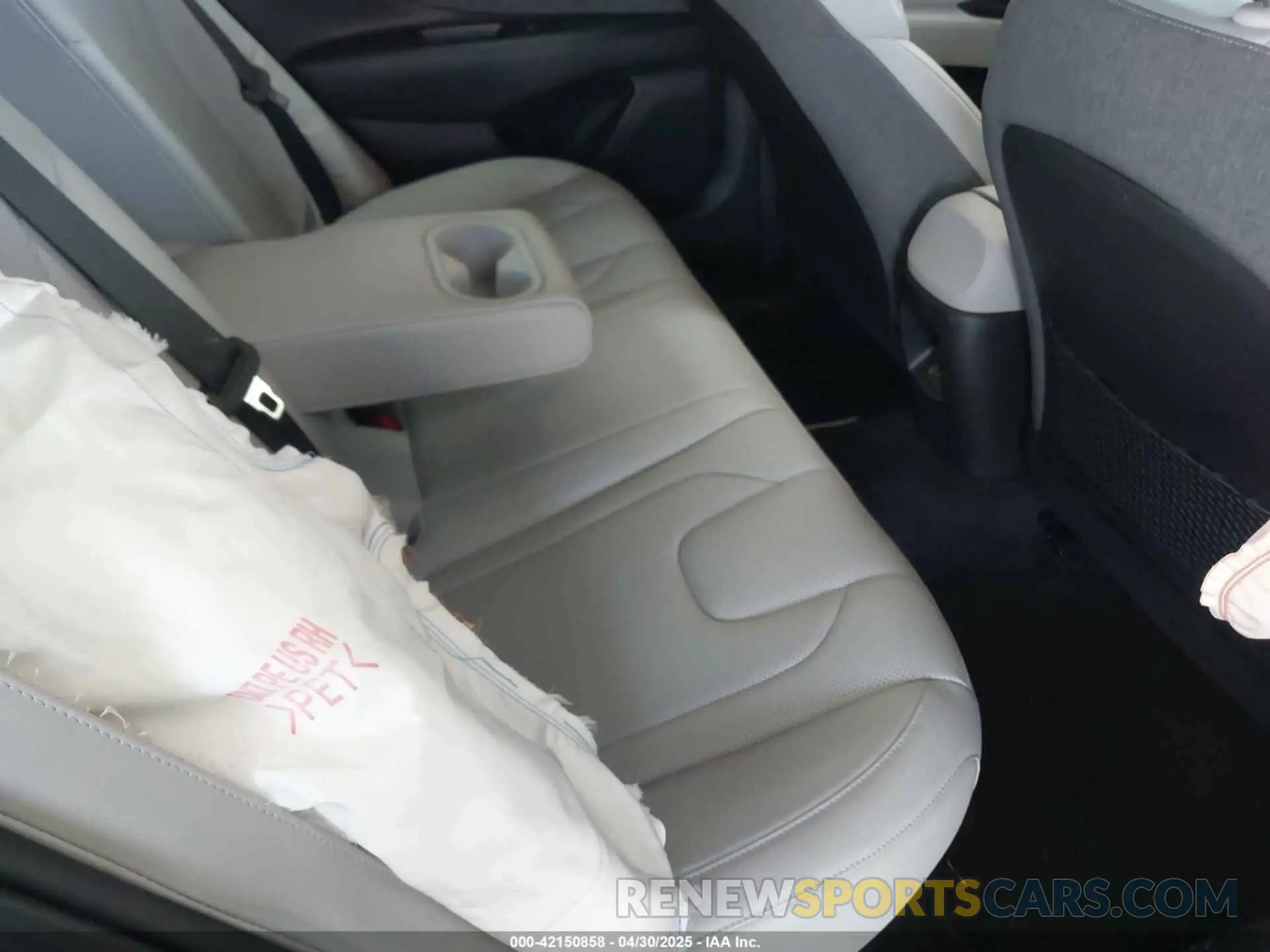 8 Photograph of a damaged car KMHLN4DJ2RU107190 HYUNDAI ELANTRA HYBRID 2024
