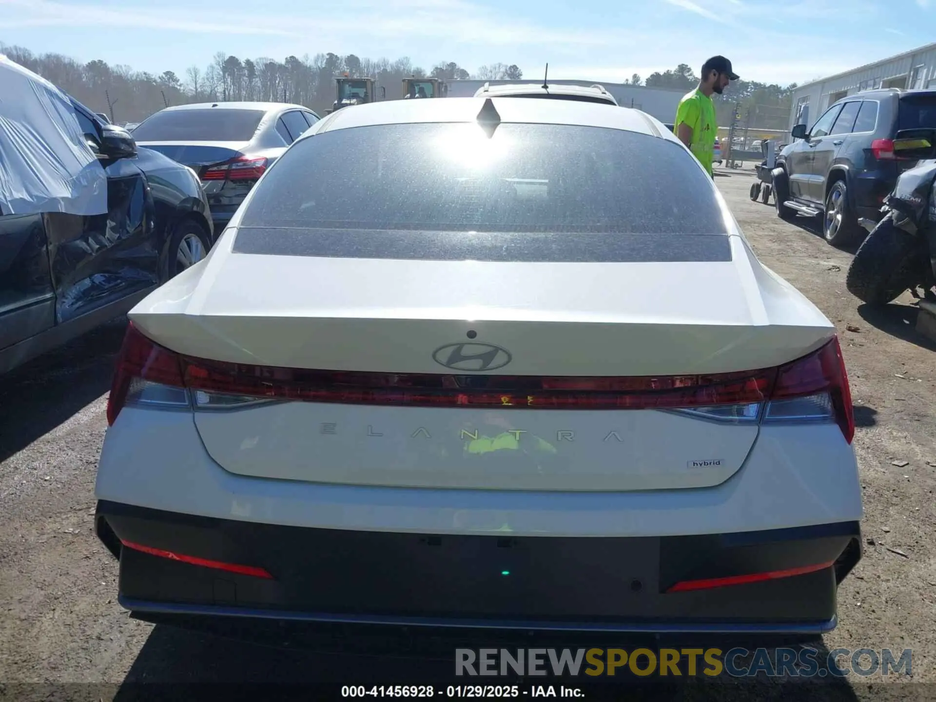 16 Photograph of a damaged car KMHLN4DJXRU118602 HYUNDAI ELANTRA HYBRID 2024
