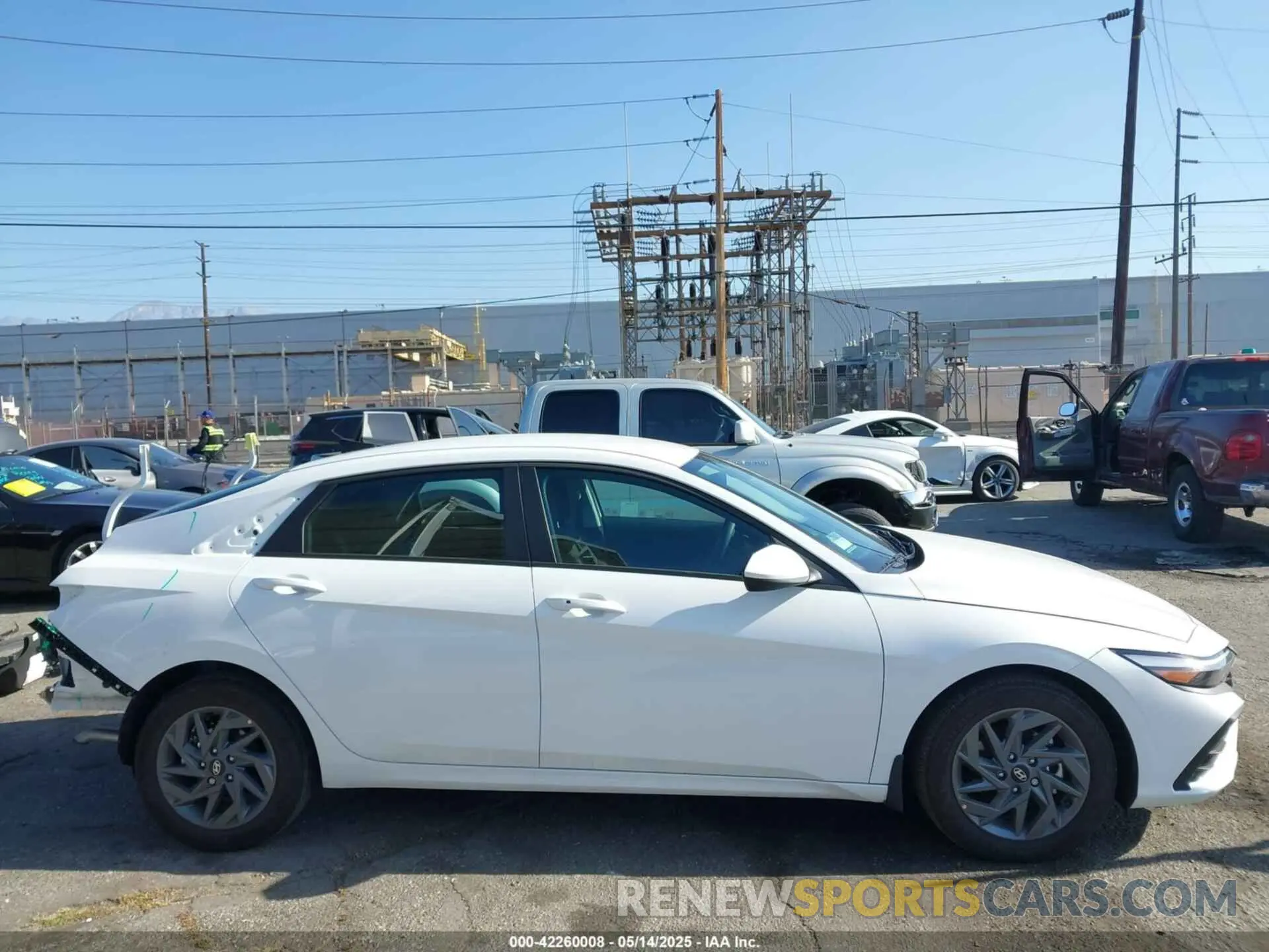 14 Фотография поврежденного автомобиля KMHLM4DJ2SU134642 HYUNDAI ELANTRA HYBRID 2025