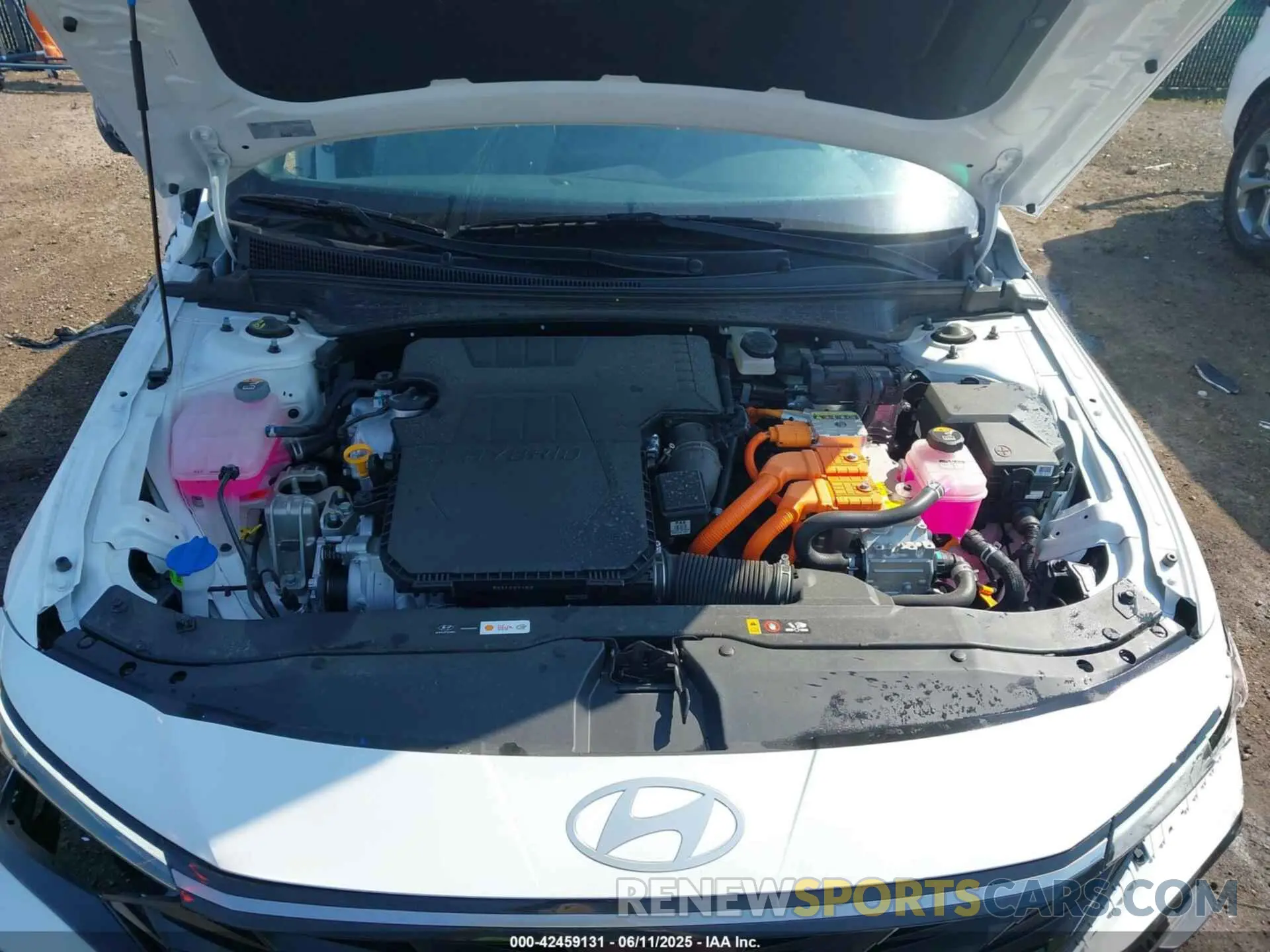 10 Photograph of a damaged car KMHLN4DJ3SU132394 HYUNDAI ELANTRA HYBRID 2025