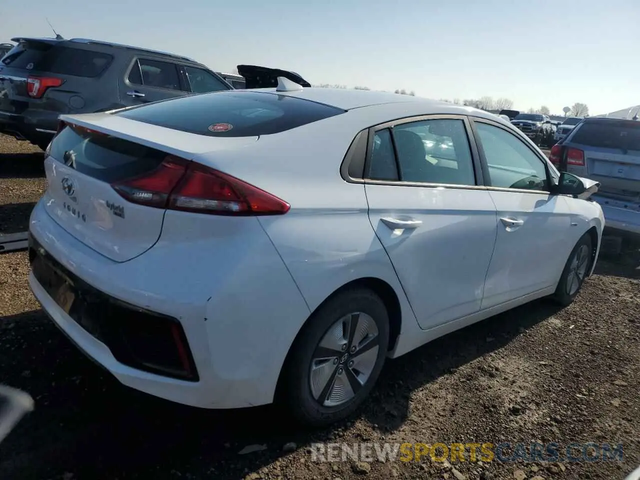 3 Photograph of a damaged car KMHC65LC0KU160188 HYUNDAI IONIQ 2019